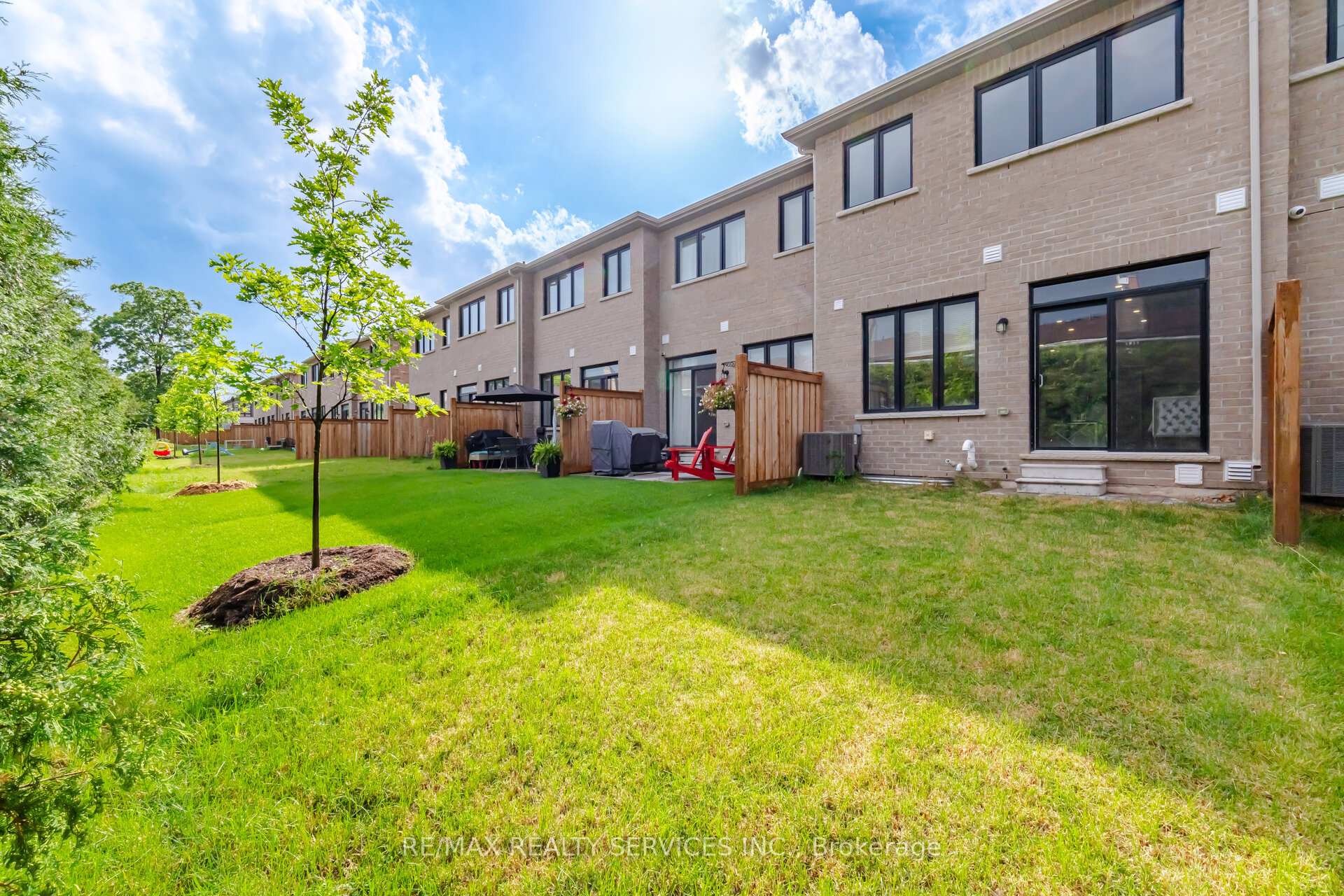 Photo 47 of 1426 Oakmont Common, Burlington, Tyandaga — HOMEH