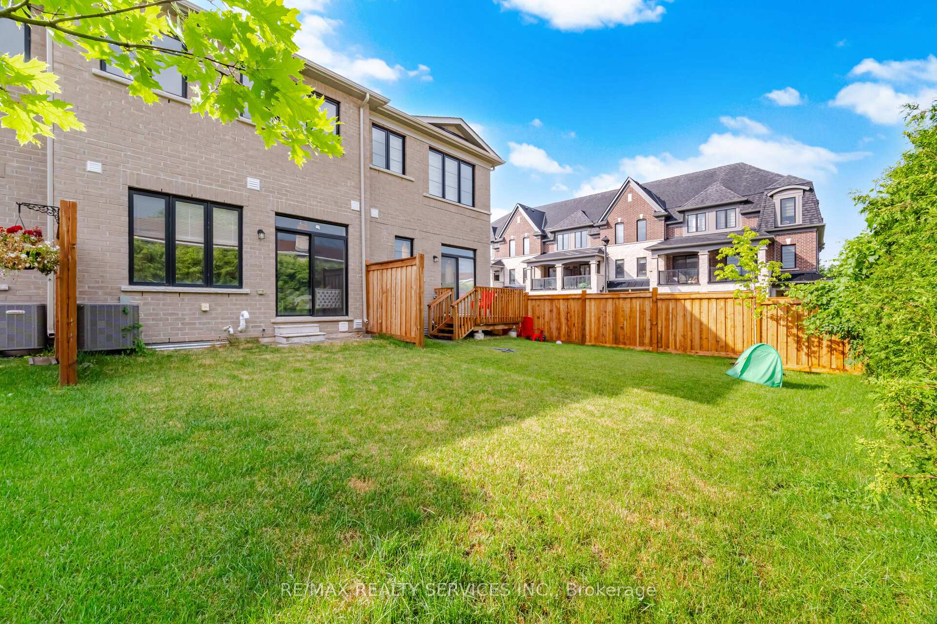 Photo 48 of 1426 Oakmont Common, Burlington, Tyandaga — HOMEH