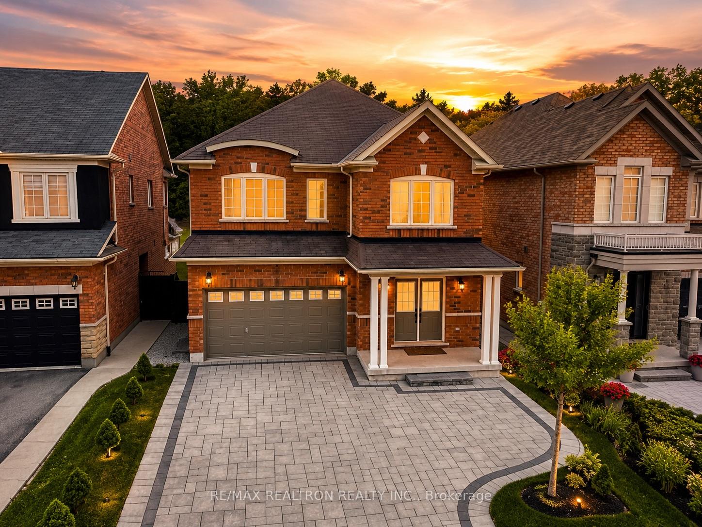 Photo 3 of 342 Lauderdale Drive, Vaughan, Patterson — HOMEH