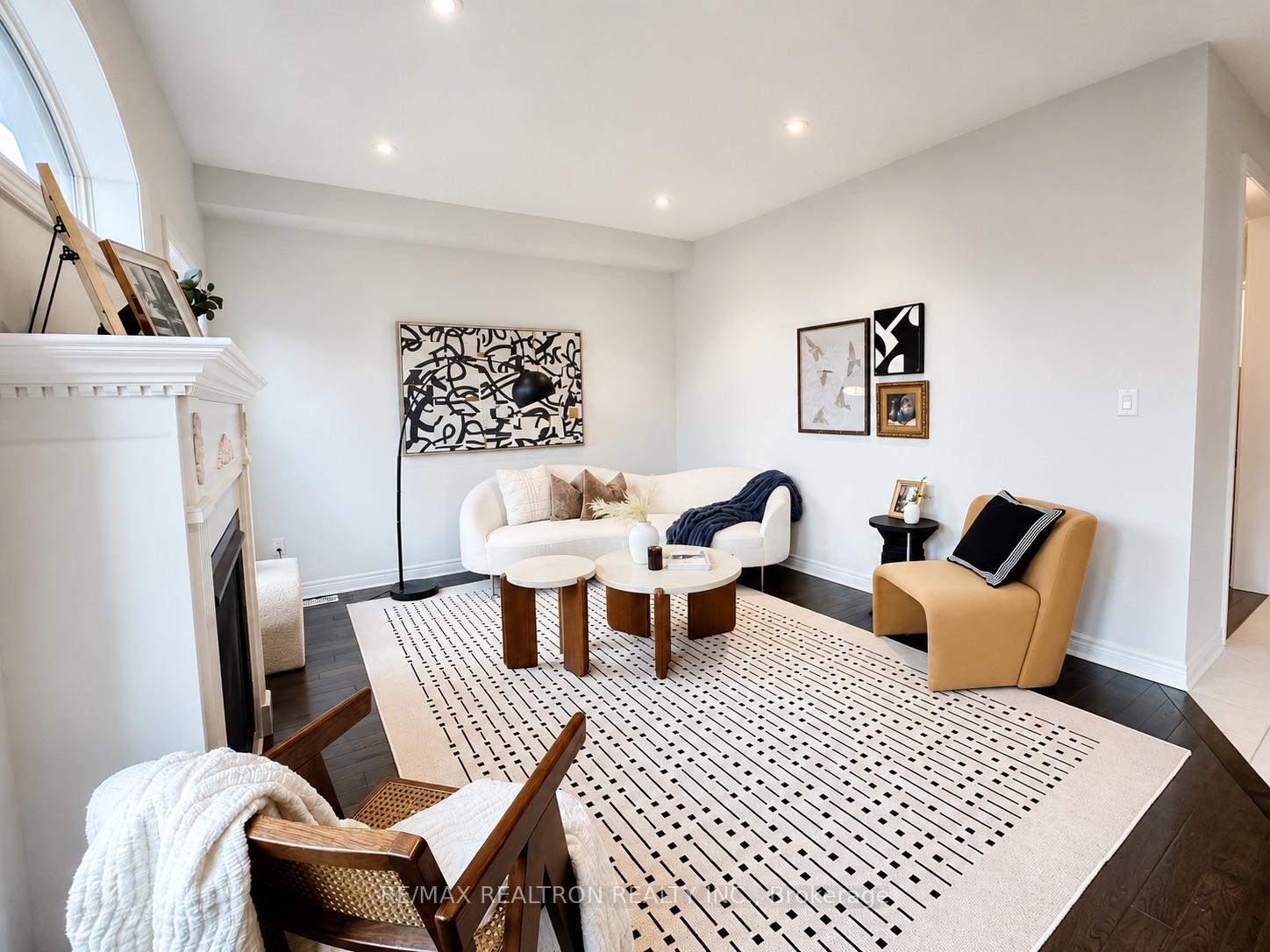 Photo 11 of 342 Lauderdale Drive, Vaughan, Patterson — HOMEH