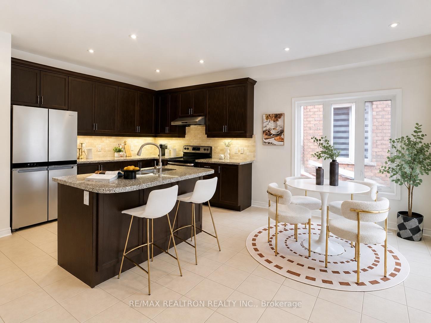 Photo 15 of 342 Lauderdale Drive, Vaughan, Patterson — HOMEH