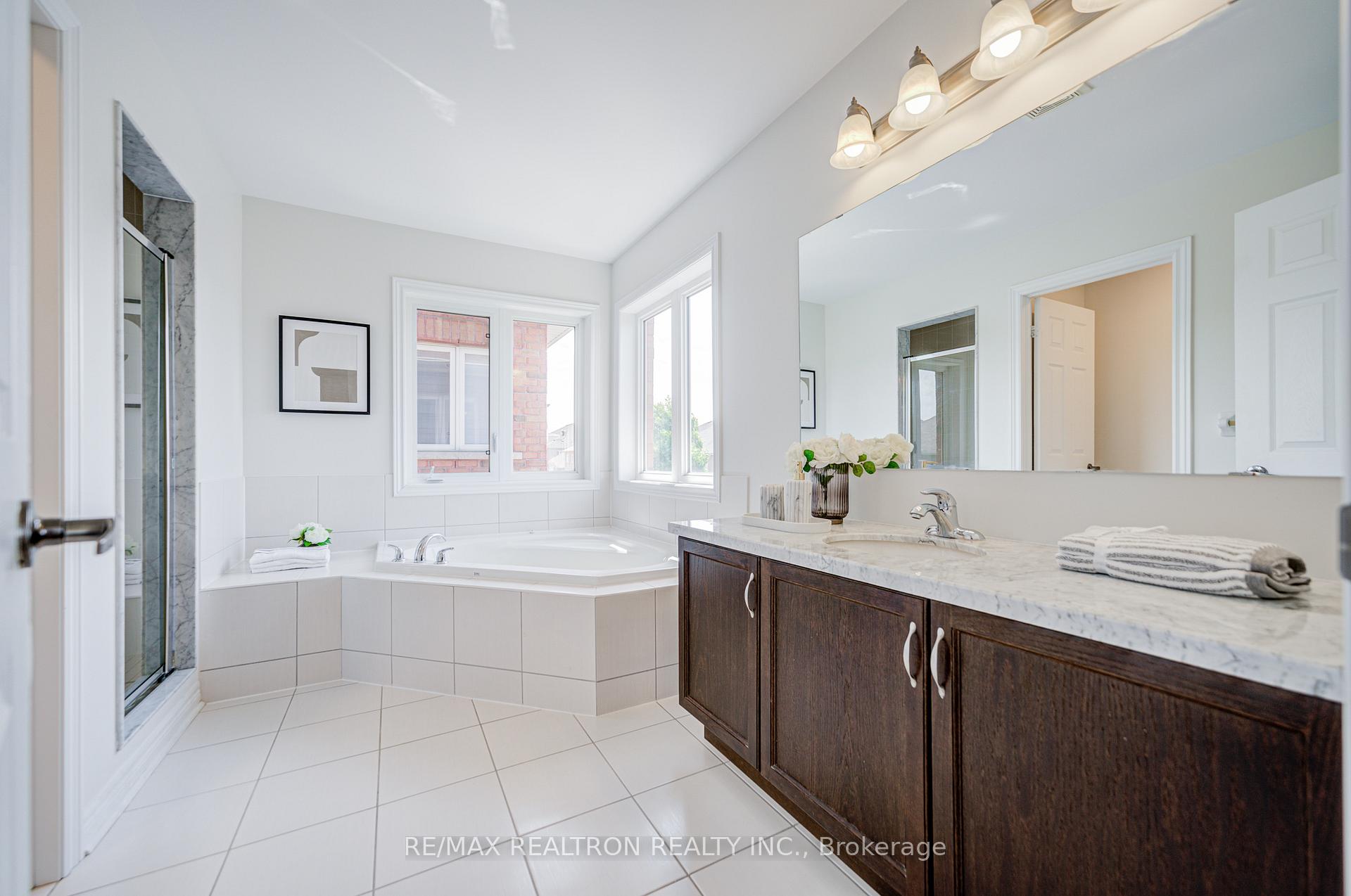 Photo 22 of 342 Lauderdale Drive, Vaughan, Patterson — HOMEH