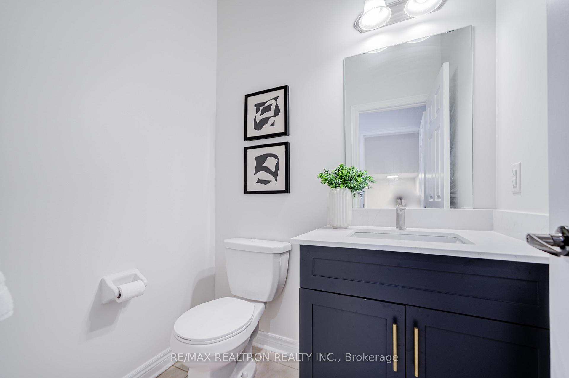 Photo 32 of 342 Lauderdale Drive, Vaughan, Patterson — HOMEH