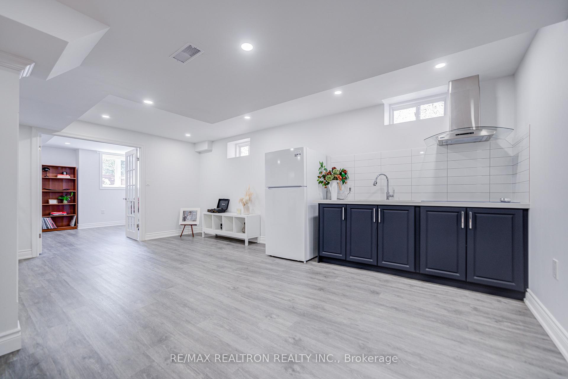 Photo 35 of 342 Lauderdale Drive, Vaughan, Patterson — HOMEH