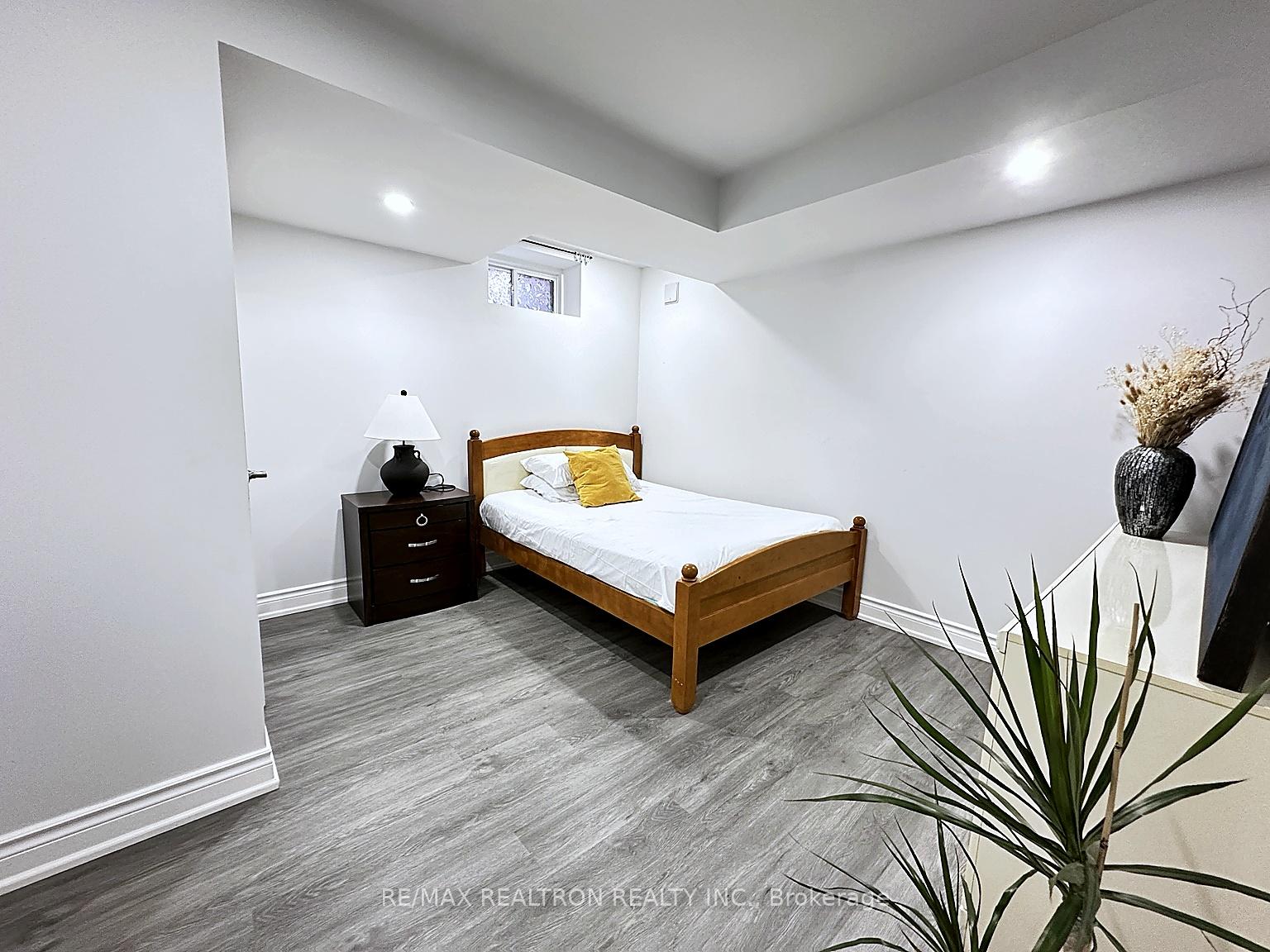 Photo 36 of 342 Lauderdale Drive, Vaughan, Patterson — HOMEH