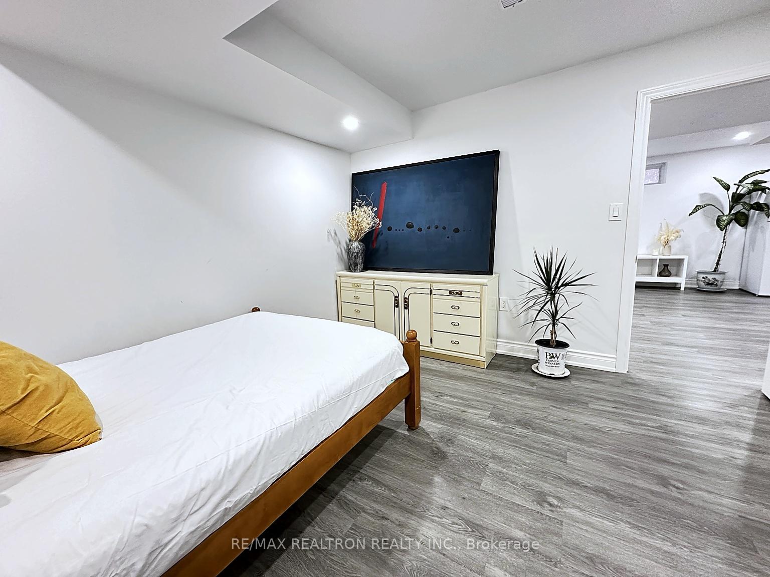 Photo 37 of 342 Lauderdale Drive, Vaughan, Patterson — HOMEH