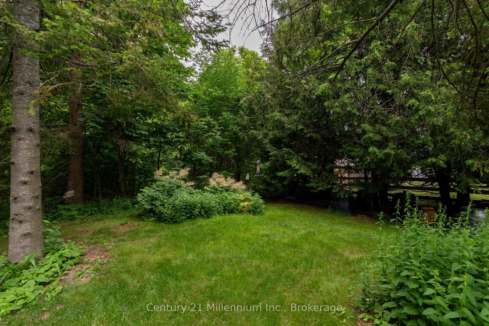 Photo 9 of 128 7th Avenue E, Owen Sound — HOMEH