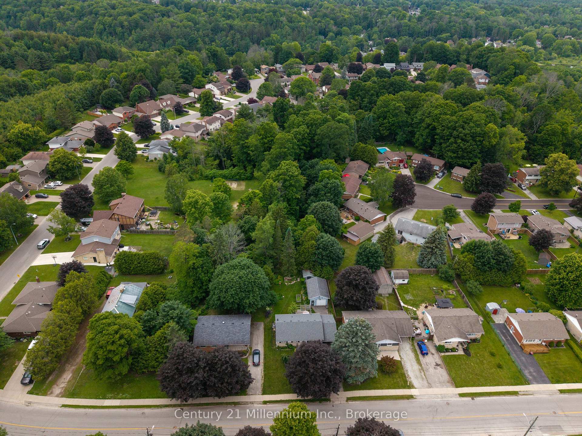 Photo 10 of 128 7th Avenue E, Owen Sound — HOMEH