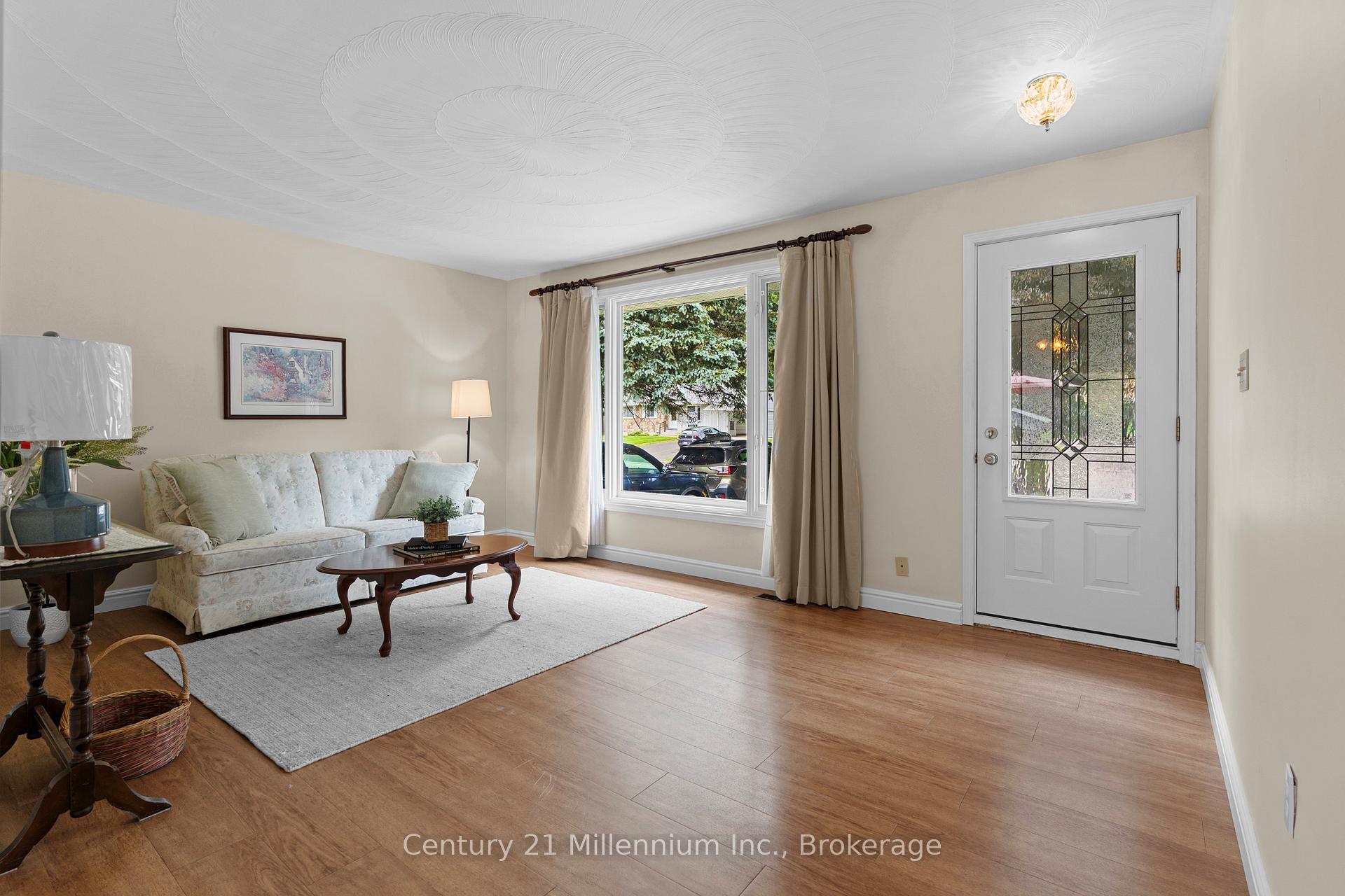 Photo 13 of 128 7th Avenue E, Owen Sound — HOMEH