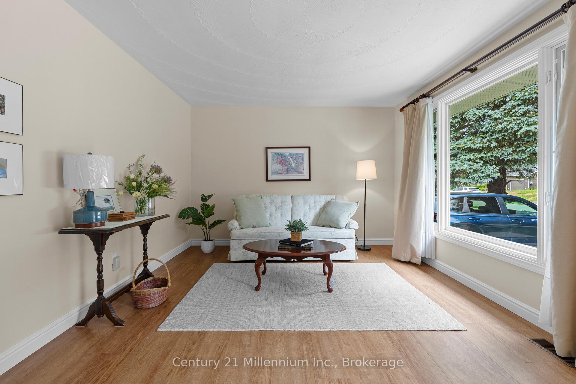 Photo 14 of 128 7th Avenue E, Owen Sound — HOMEH