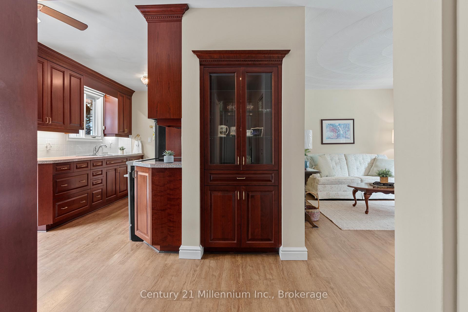 Photo 17 of 128 7th Avenue E, Owen Sound — HOMEH