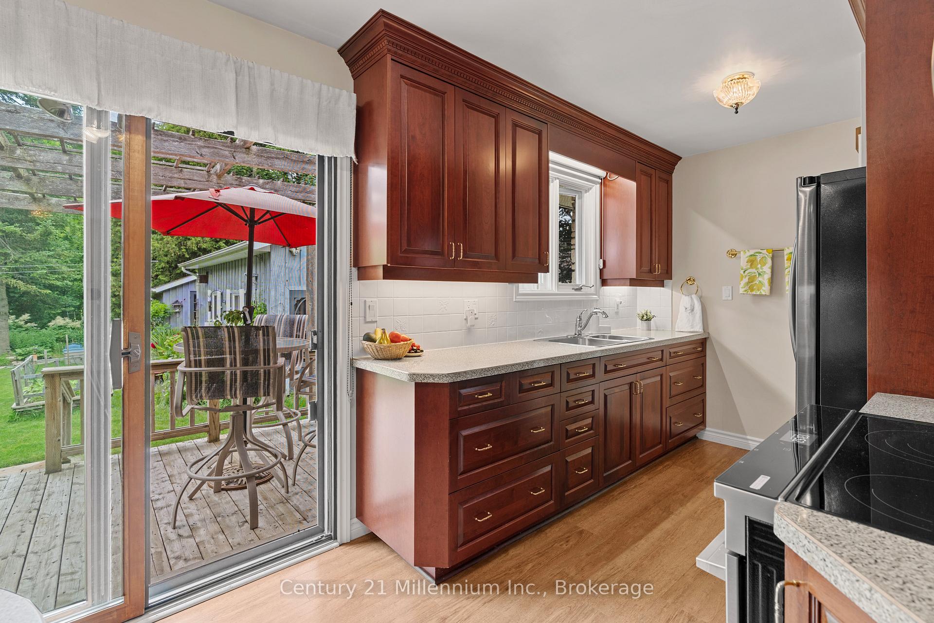 Photo 20 of 128 7th Avenue E, Owen Sound — HOMEH