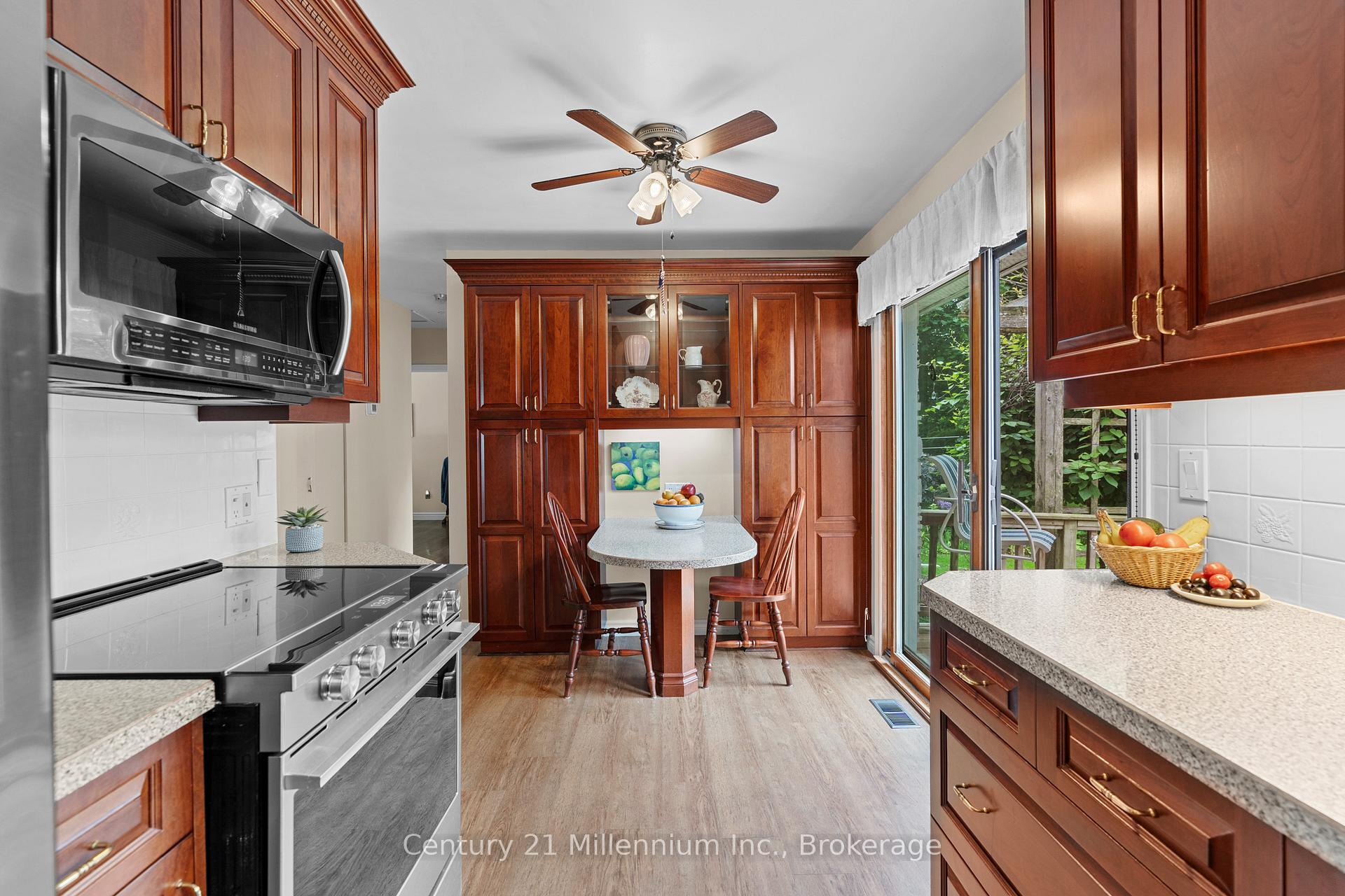 Photo 21 of 128 7th Avenue E, Owen Sound — HOMEH