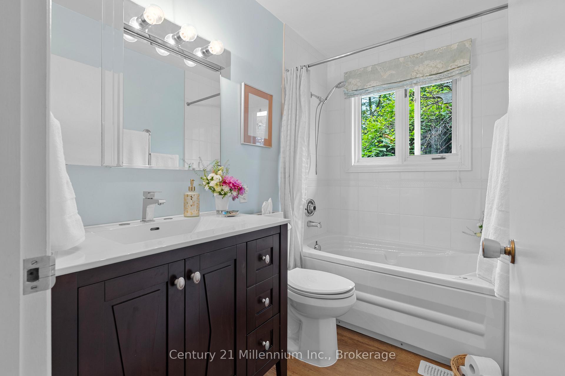 Photo 23 of 128 7th Avenue E, Owen Sound — HOMEH