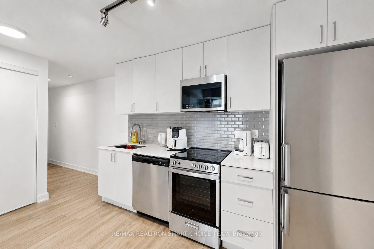 Photo 11 of Unit 364, 1005 Dundas Street E, Oakville, Joshua Meadows — HOMEH