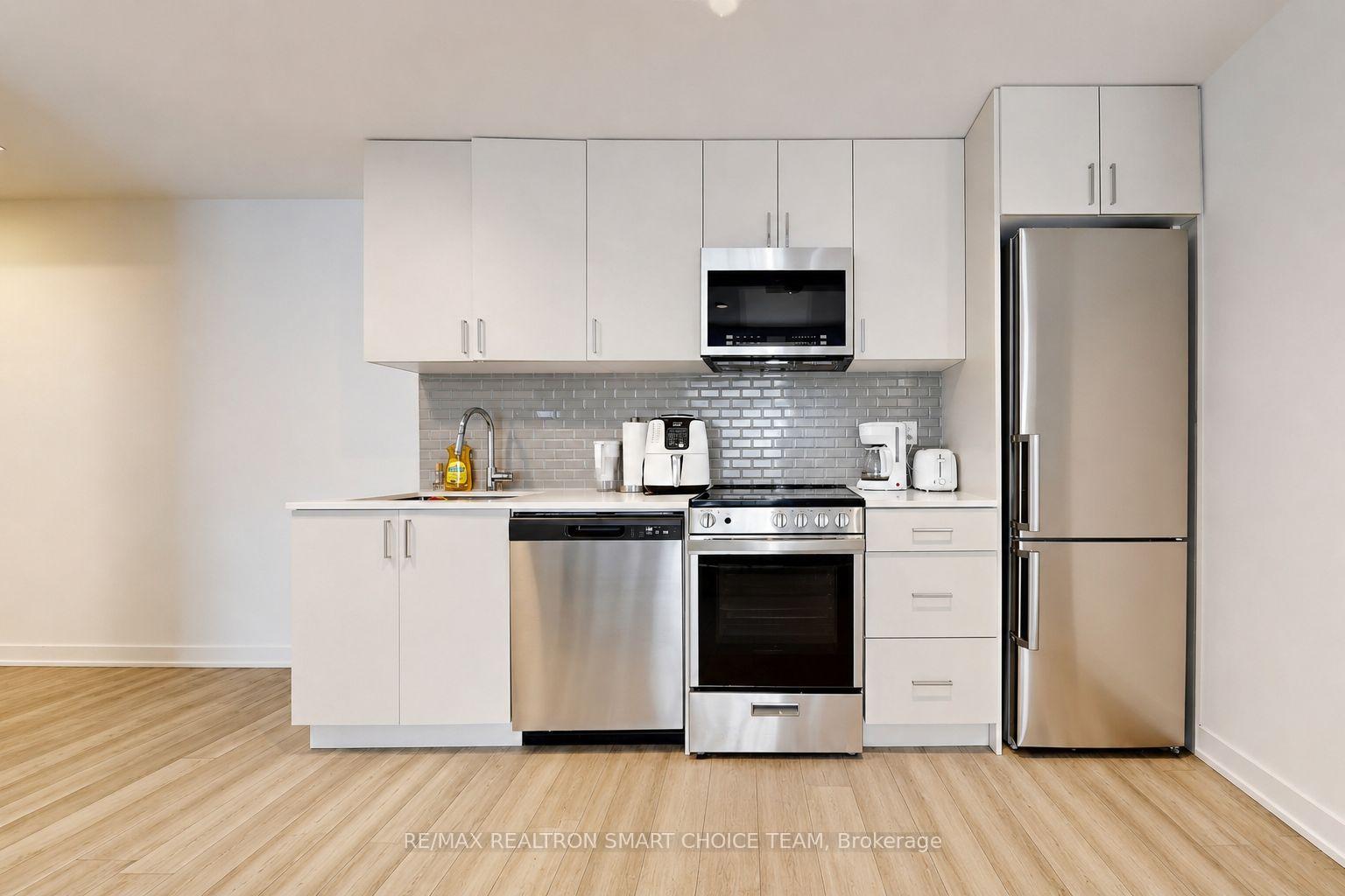 Photo 12 of Unit 364, 1005 Dundas Street E, Oakville, Joshua Meadows — HOMEH