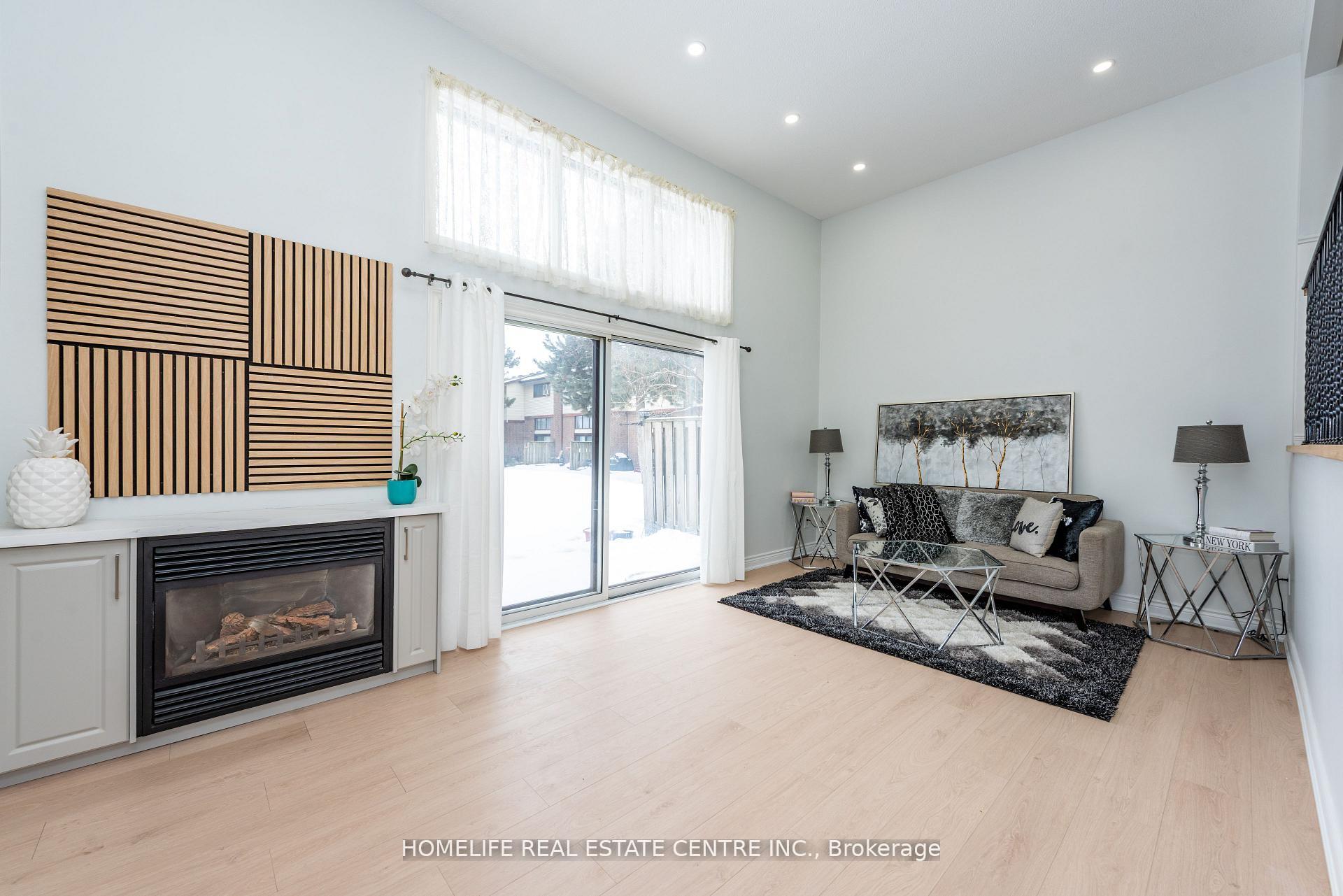 Photo 2 of 62 Mccallum Court, Brampton, Queen Street Corridor — HOMEH