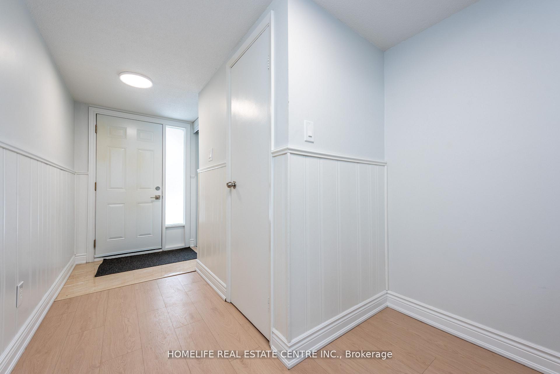 Photo 3 of 62 Mccallum Court, Brampton, Queen Street Corridor — HOMEH