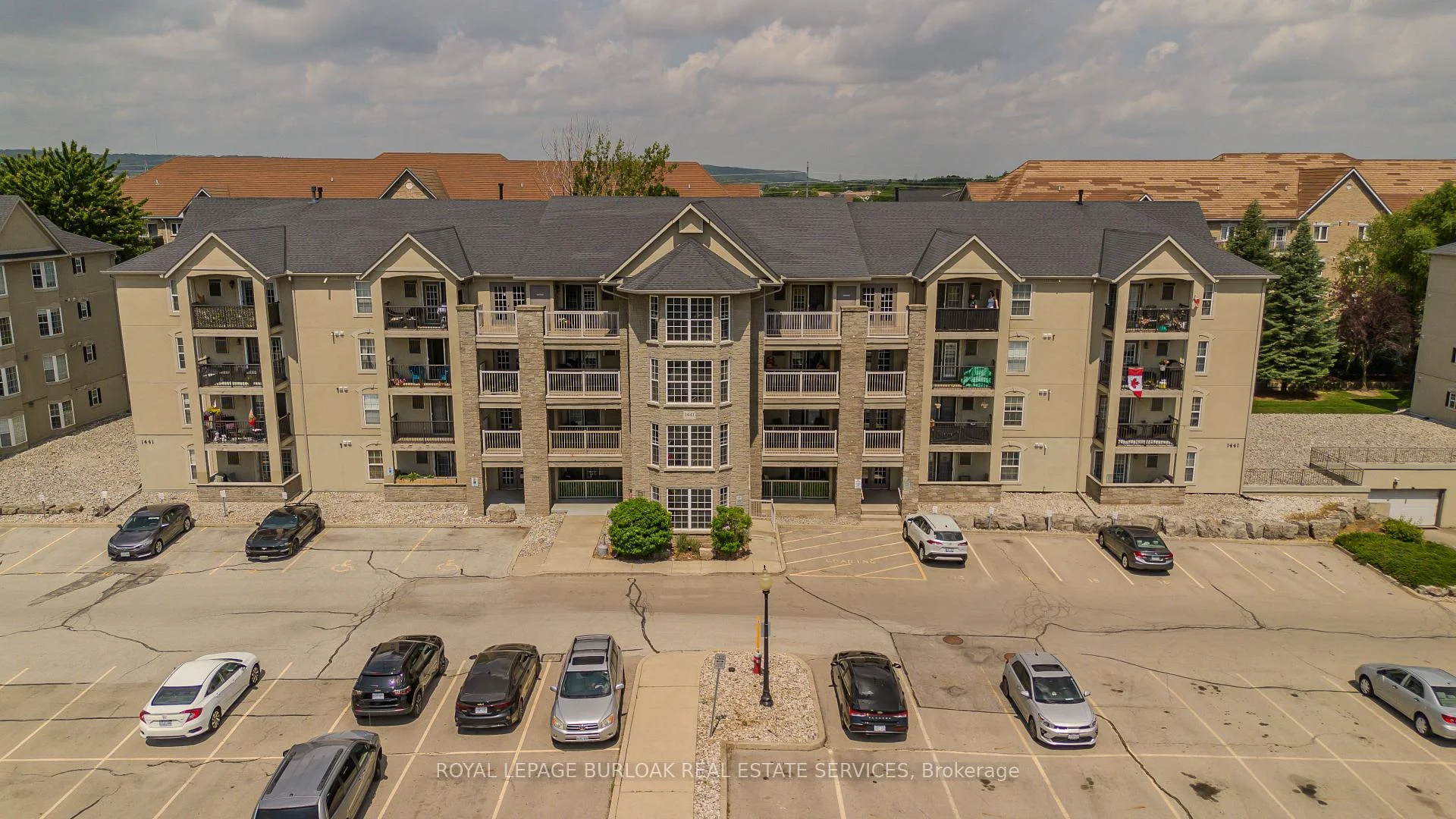 Photo 3 of Unit 306, 1441 Walker's Line, Burlington, Tansley — HOMEH