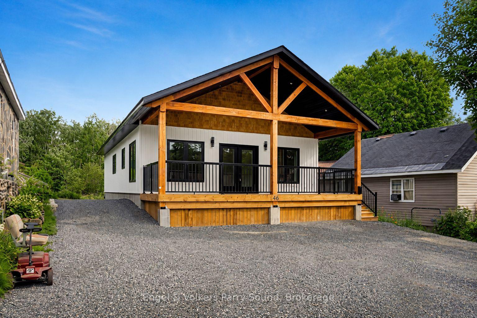 Photo 2 of 46 Forest Street, Parry Sound — HOMEH