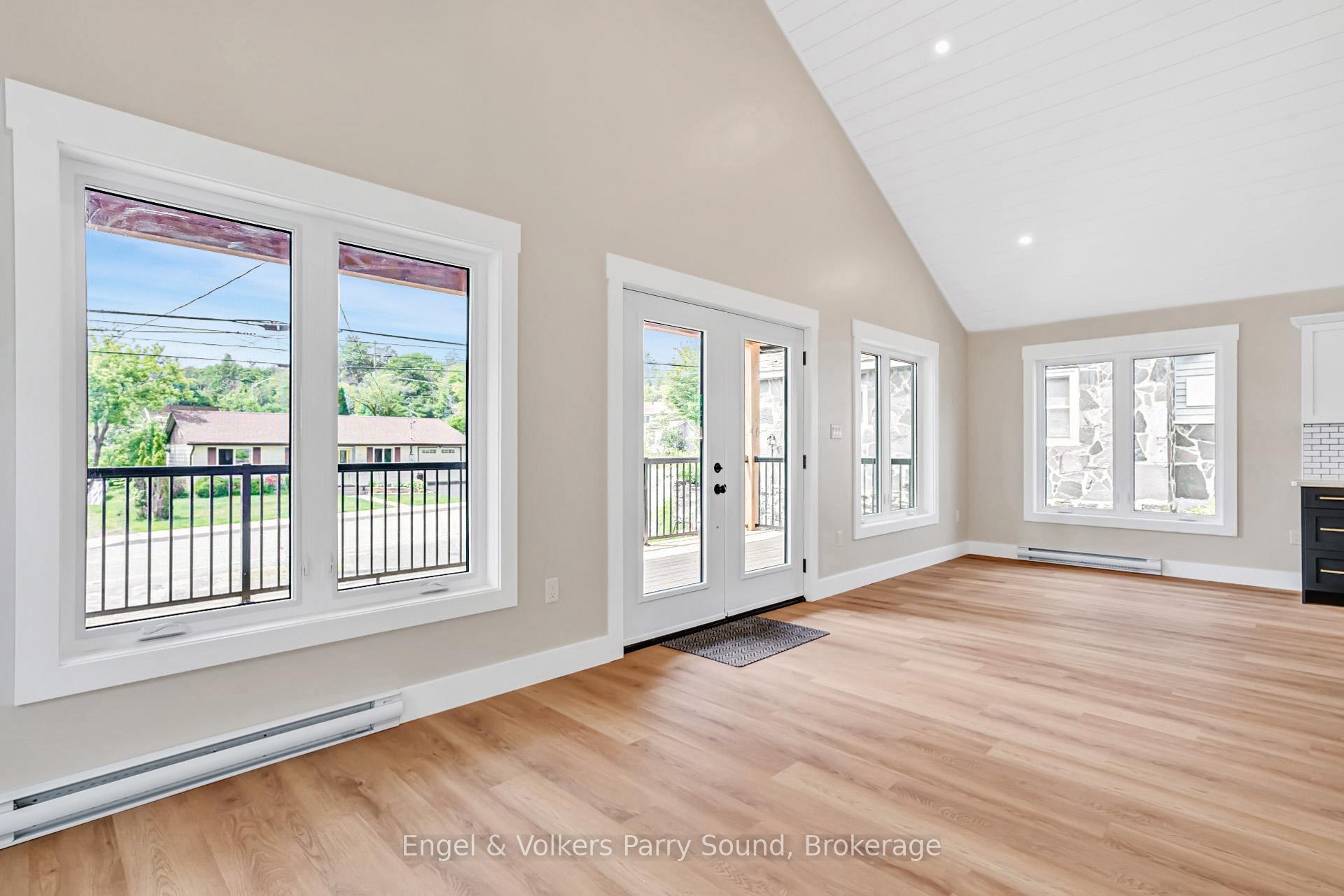 Photo 10 of 46 Forest Street, Parry Sound — HOMEH