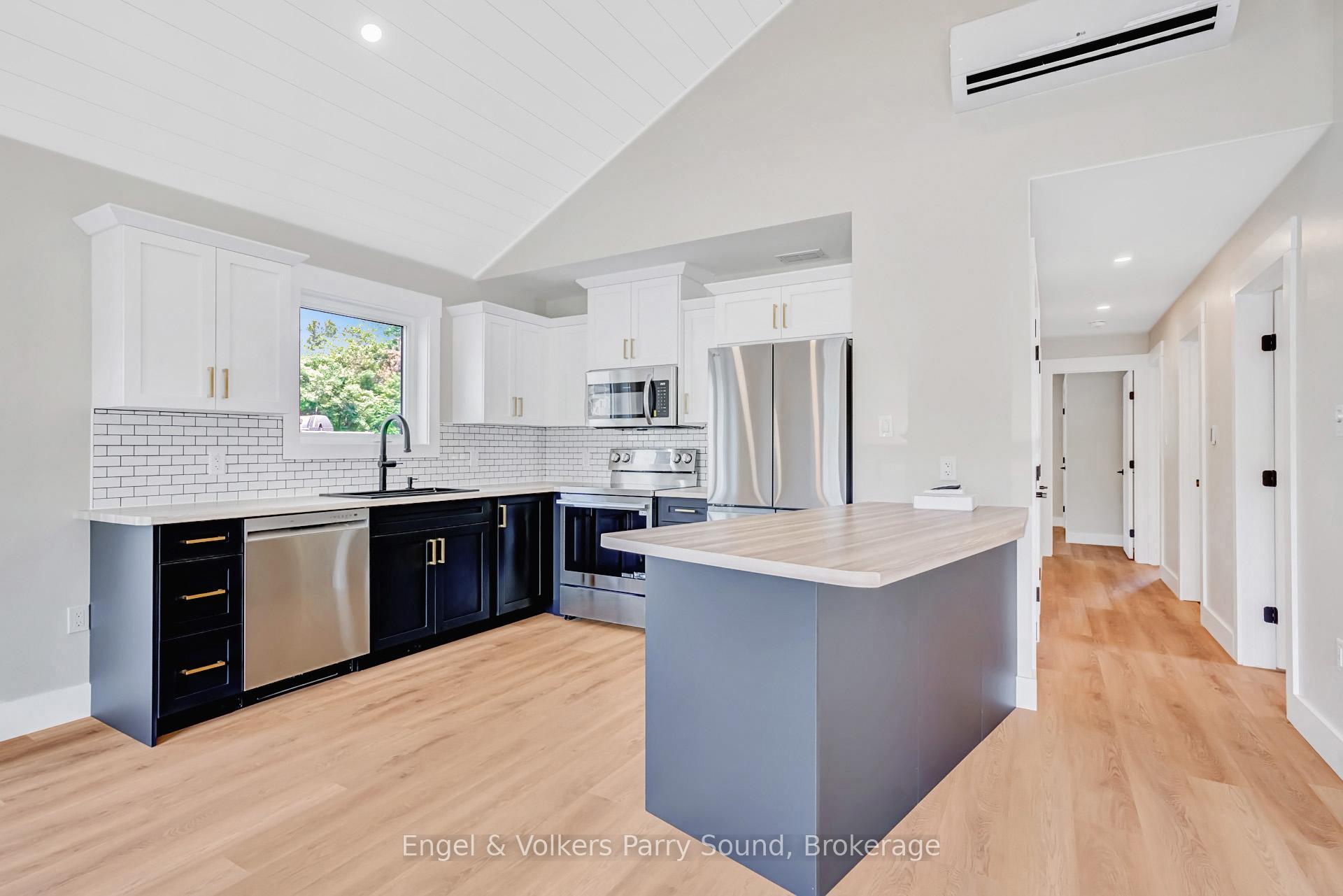 Photo 11 of 46 Forest Street, Parry Sound — HOMEH