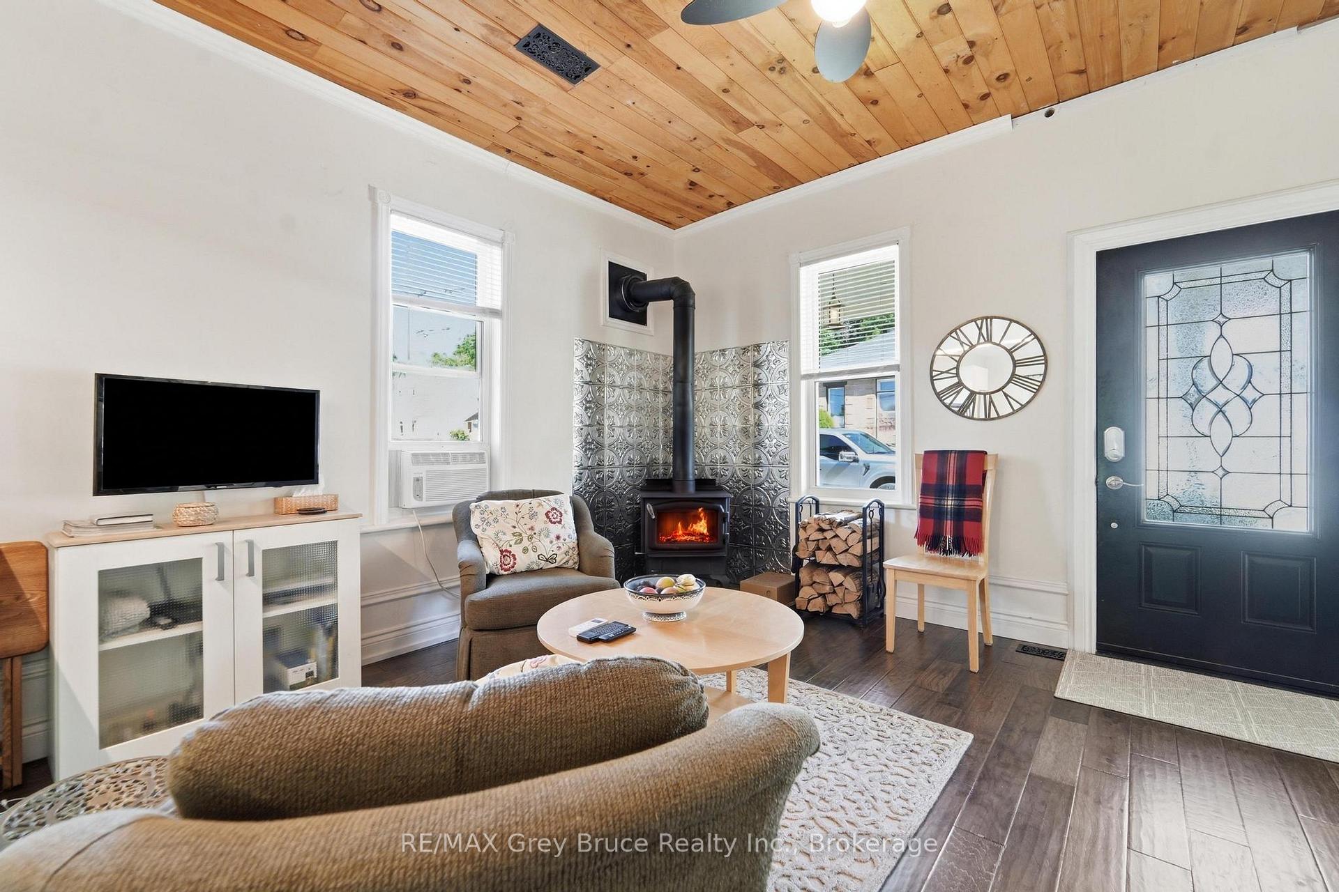 Photo 10 of 49 5th Street, Arran-Elderslie — HOMEH