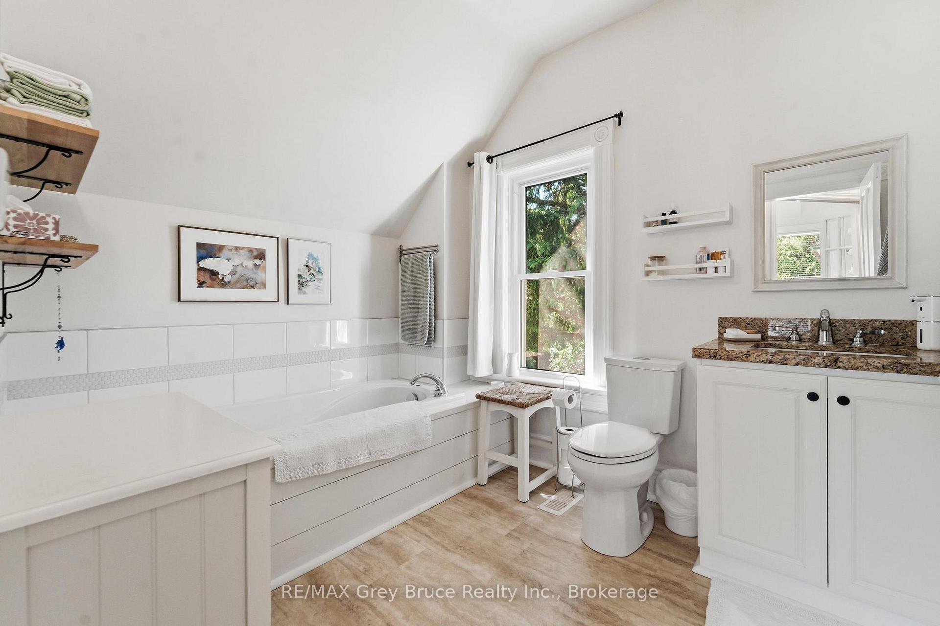 Photo 24 of 49 5th Street, Arran-Elderslie — HOMEH