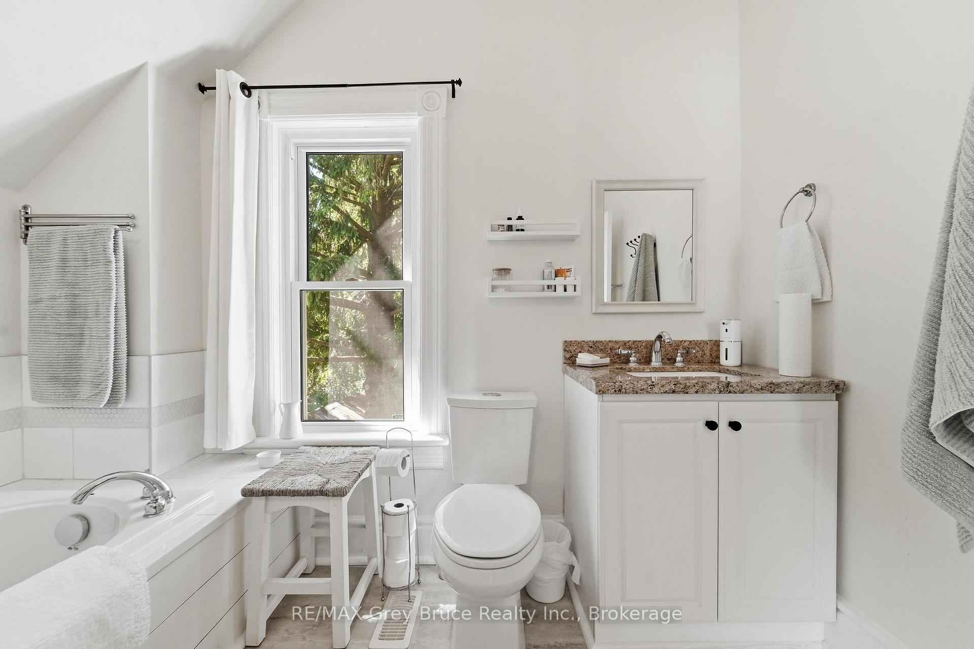 Photo 25 of 49 5th Street, Arran-Elderslie — HOMEH