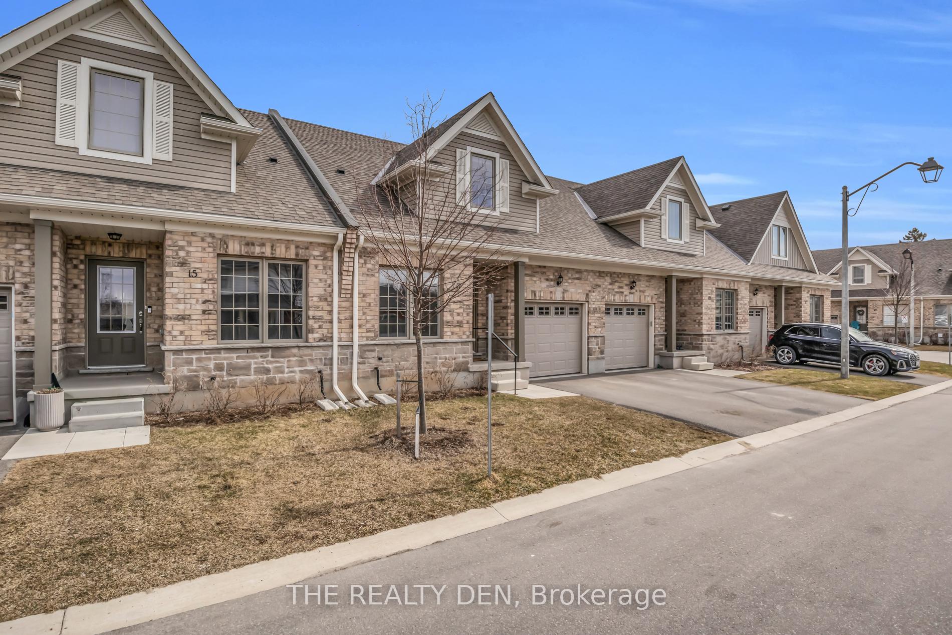 Photo 3 of Unit 17, 9 Braida Lane, Halton Hills, Acton — HOMEH