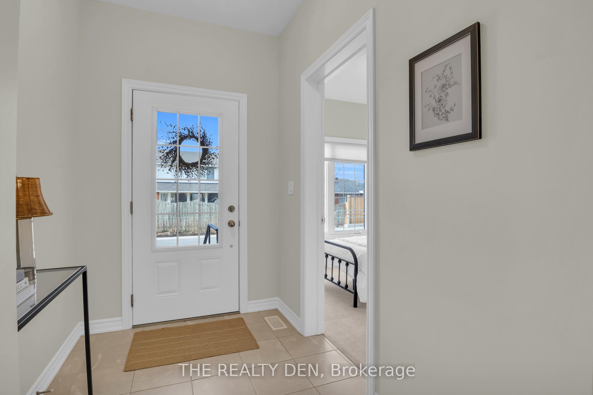 Photo 5 of Unit 17, 9 Braida Lane, Halton Hills, Acton — HOMEH