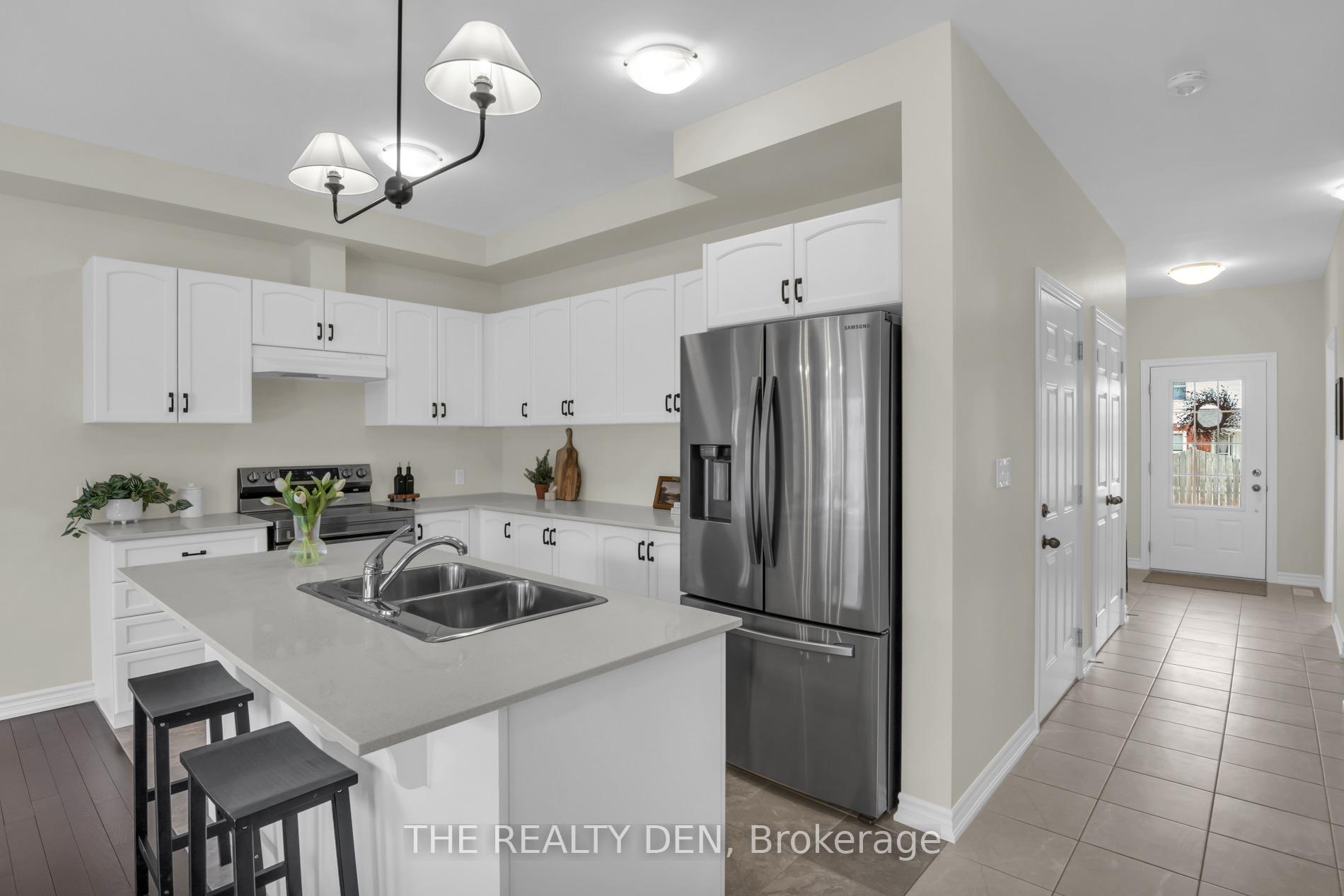 Photo 8 of Unit 17, 9 Braida Lane, Halton Hills, Acton — HOMEH