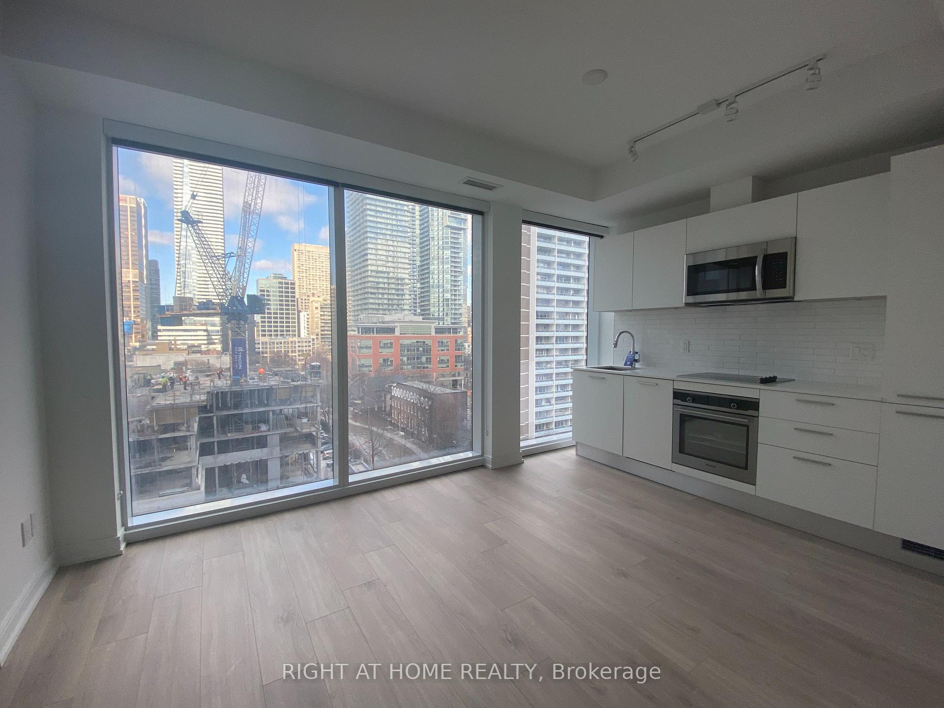 Photo 2 of Unit 901, 3 Gloucester Street, Toronto, Church-Yonge Corridor — HOMEH