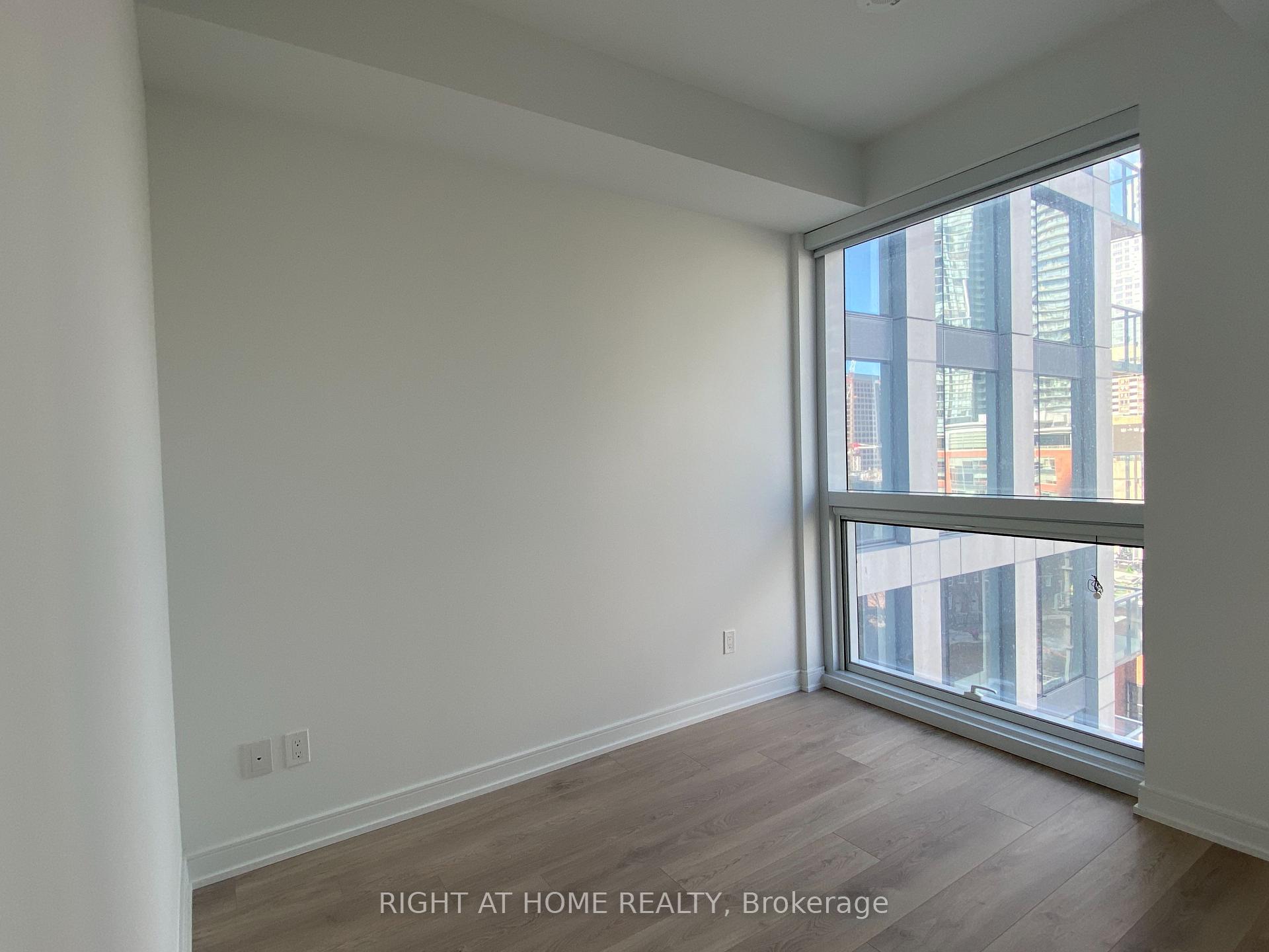 Photo 7 of Unit 901, 3 Gloucester Street, Toronto, Church-Yonge Corridor — HOMEH
