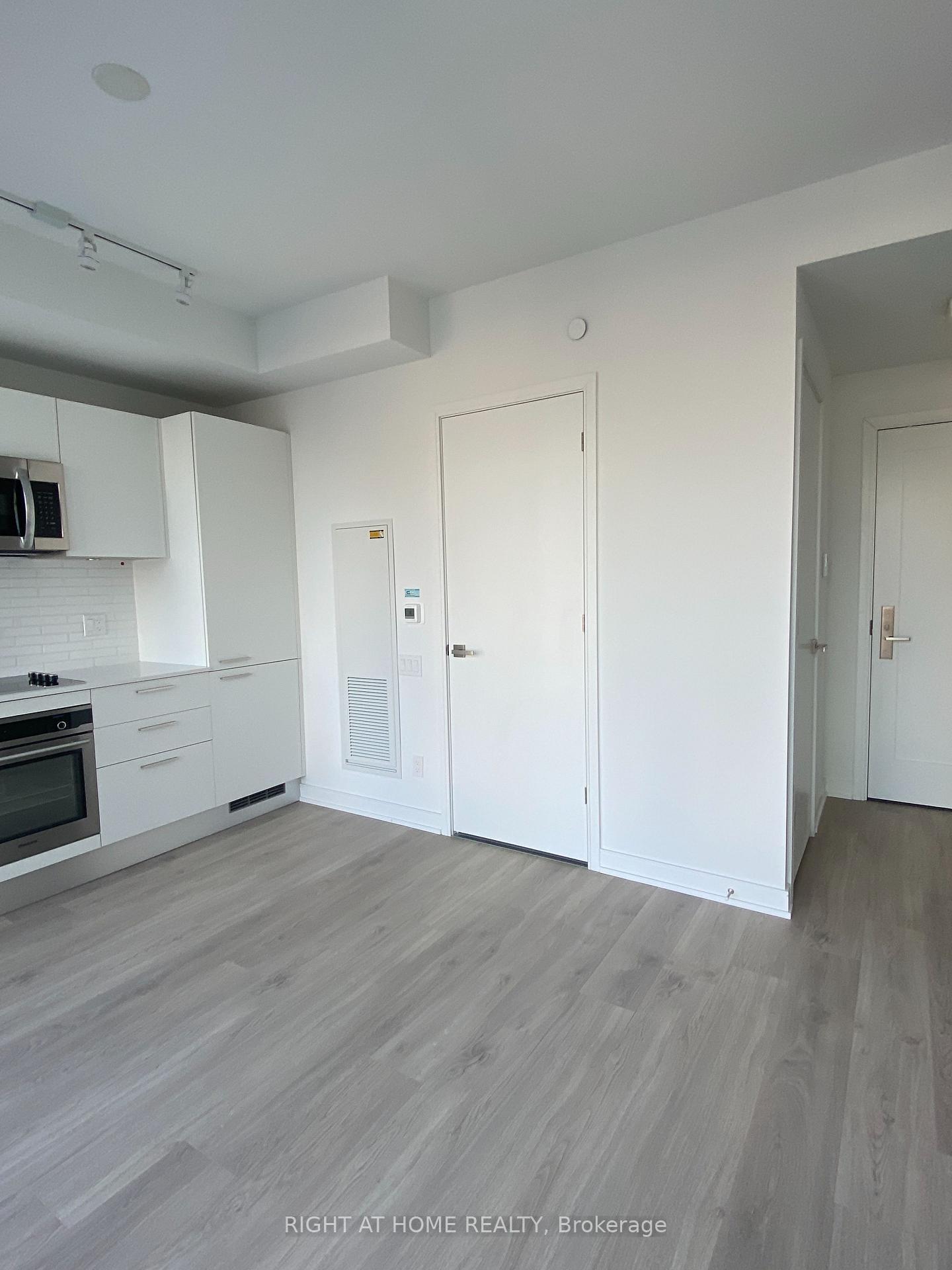 Photo 11 of Unit 901, 3 Gloucester Street, Toronto, Church-Yonge Corridor — HOMEH