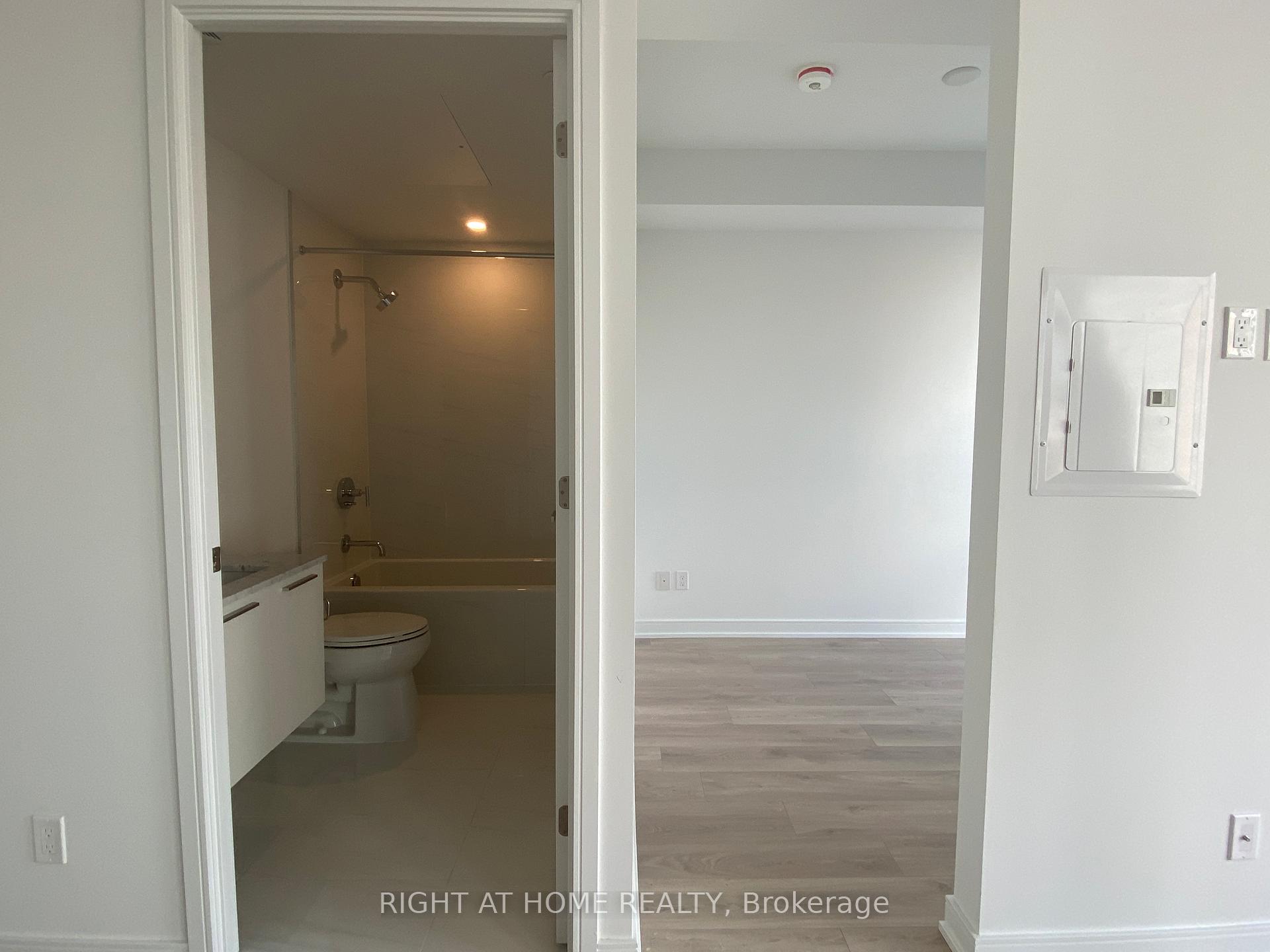 Photo 14 of Unit 901, 3 Gloucester Street, Toronto, Church-Yonge Corridor — HOMEH