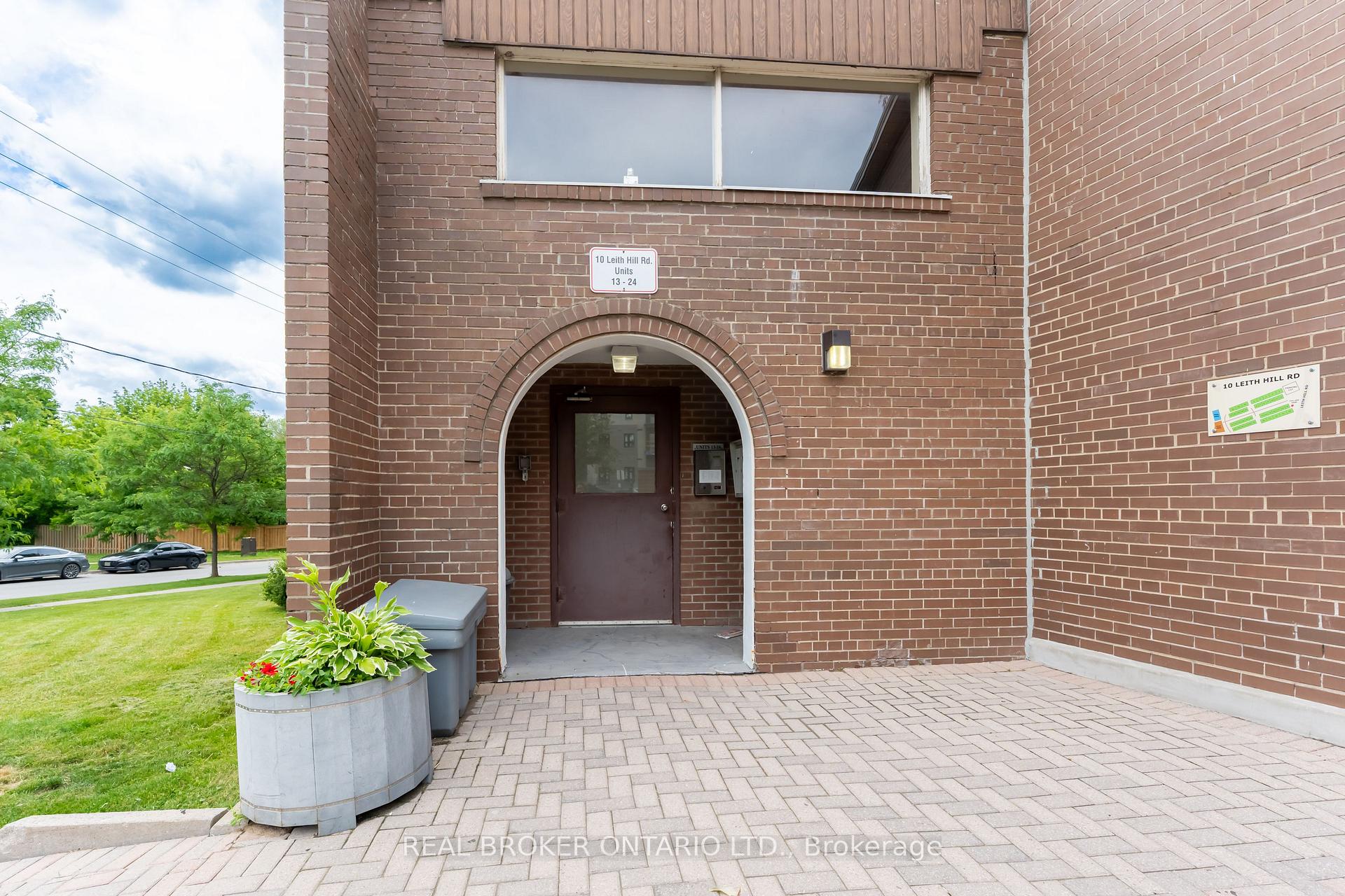 Photo 1 of Unit 15, 10 Leith Hill Road, North York, Don Valley Village — HOMEH