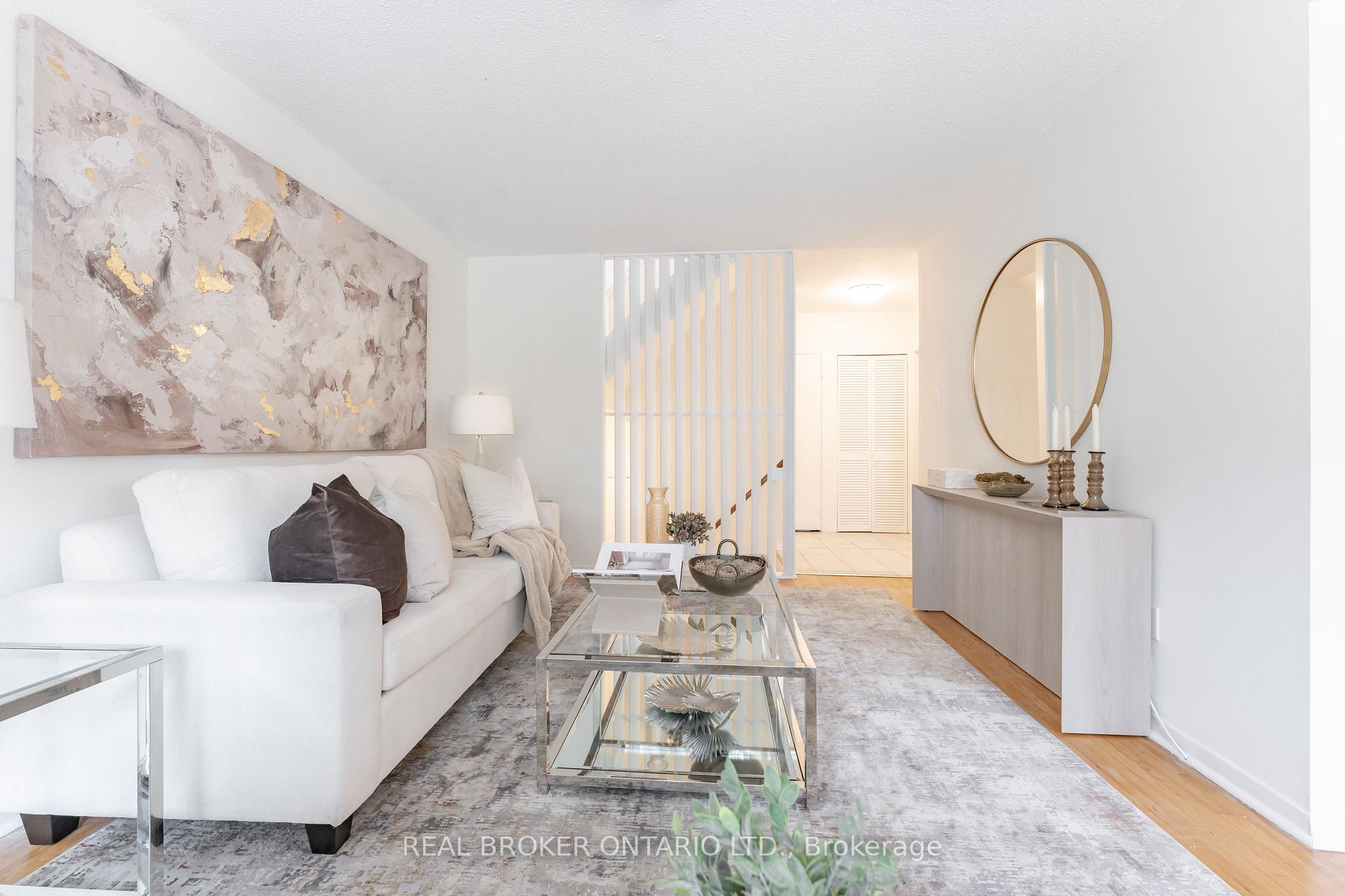 Photo 3 of Unit 15, 10 Leith Hill Road, North York, Don Valley Village — HOMEH