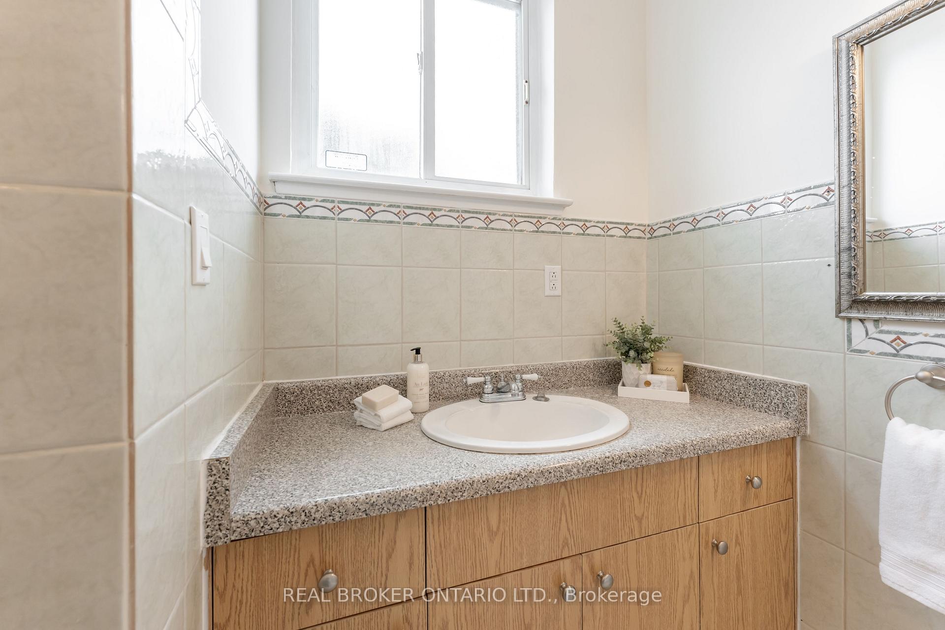 Photo 19 of Unit 15, 10 Leith Hill Road, North York, Don Valley Village — HOMEH