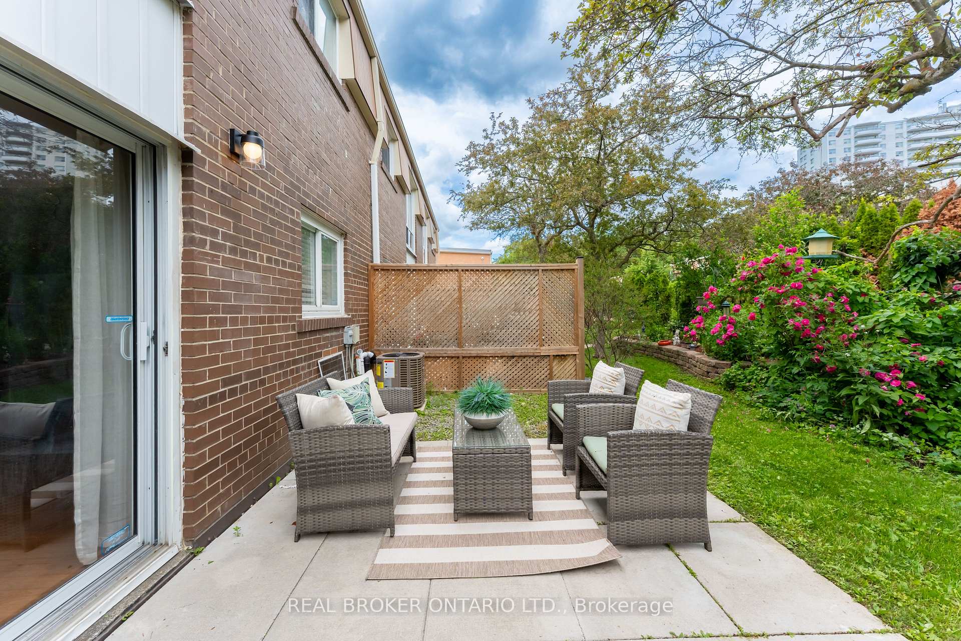 Photo 26 of Unit 15, 10 Leith Hill Road, North York, Don Valley Village — HOMEH