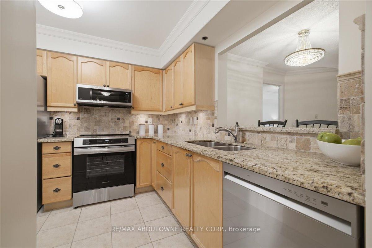Photo 7 of Unit 1207, 100 Burloak Drive, Burlington, Appleby — HOMEH