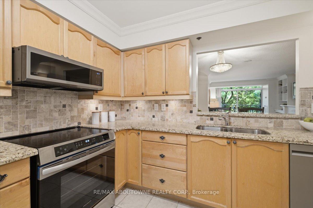 Photo 9 of Unit 1207, 100 Burloak Drive, Burlington, Appleby — HOMEH
