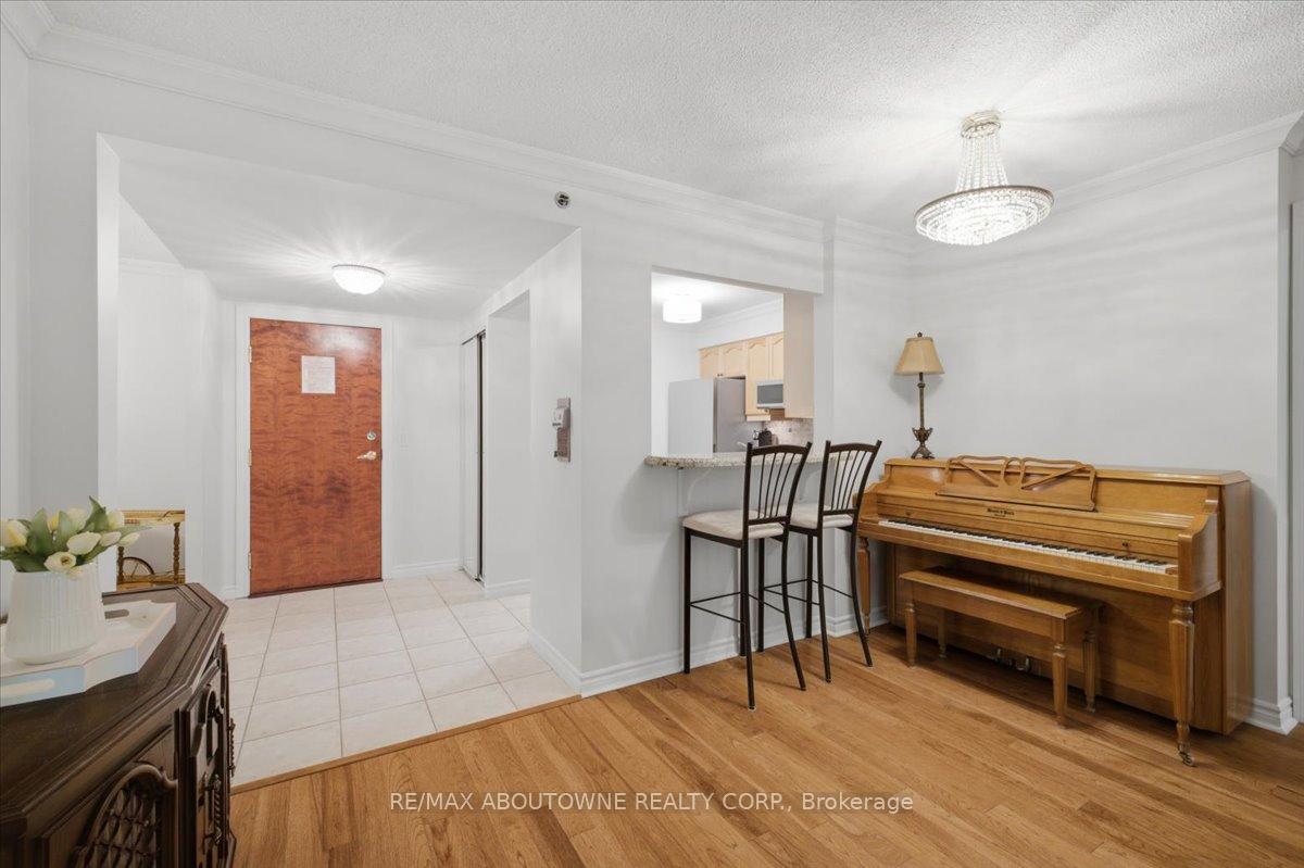 Photo 11 of Unit 1207, 100 Burloak Drive, Burlington, Appleby — HOMEH