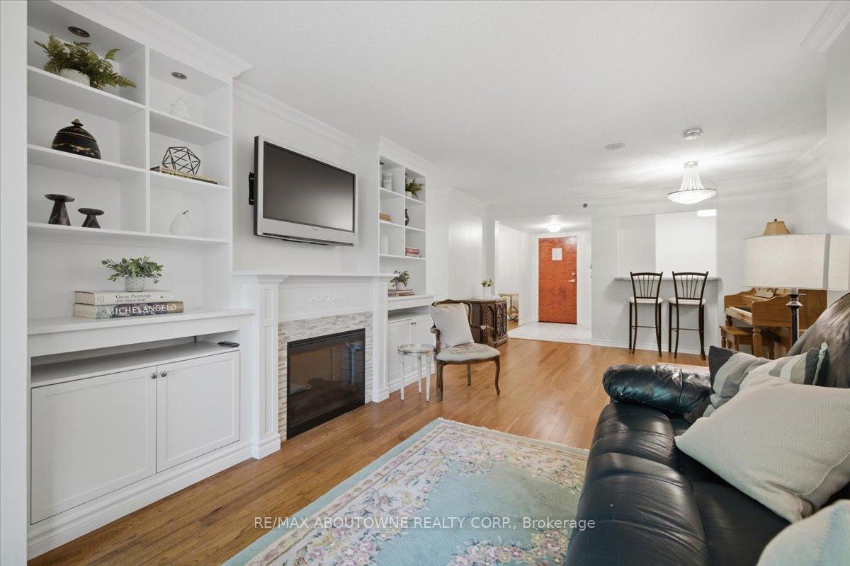 Photo 13 of Unit 1207, 100 Burloak Drive, Burlington, Appleby — HOMEH