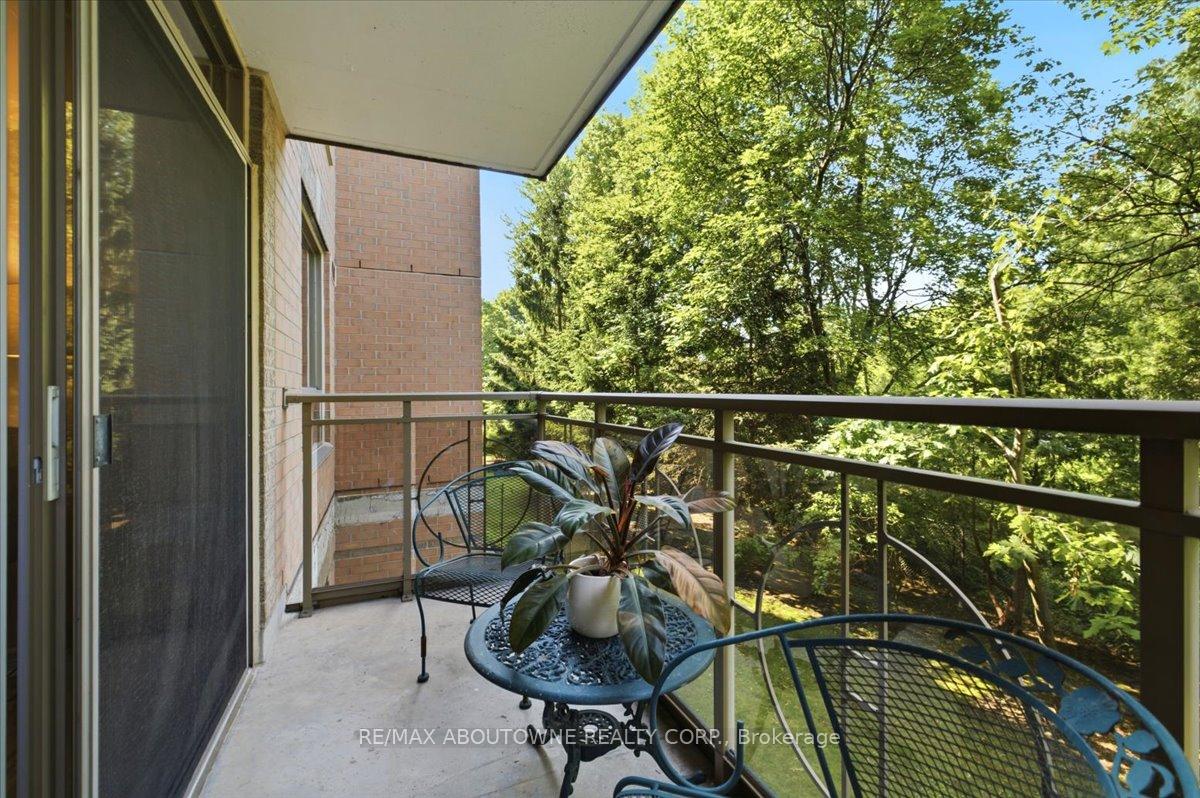 Photo 21 of Unit 1207, 100 Burloak Drive, Burlington, Appleby — HOMEH