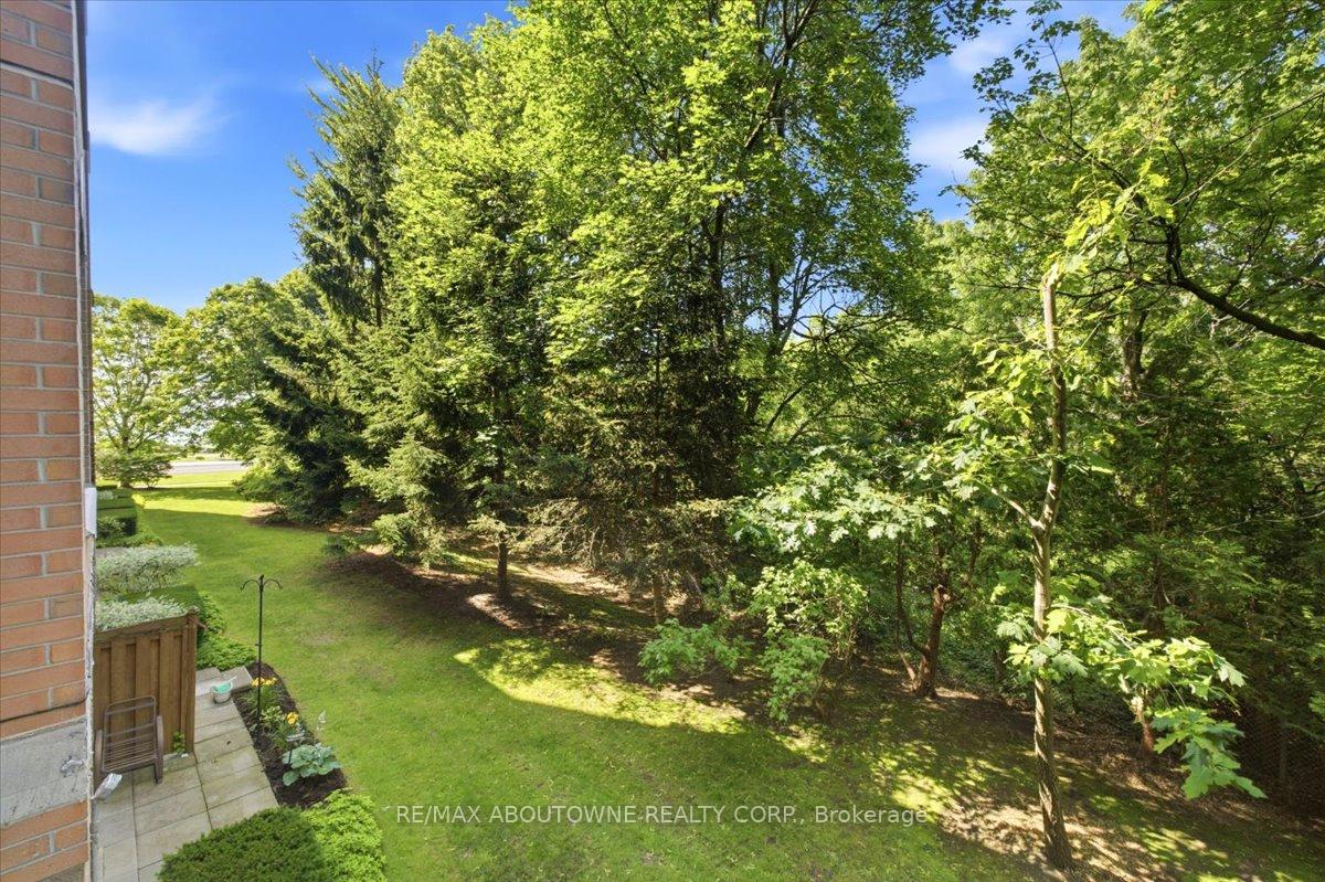 Photo 22 of Unit 1207, 100 Burloak Drive, Burlington, Appleby — HOMEH