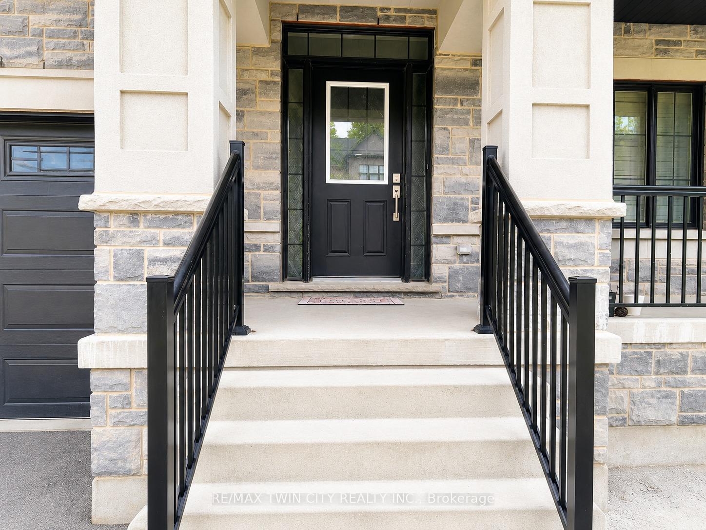Photo 2 of 514 Bridgemill Crescent, Kitchener, Grand River South — HOMEH