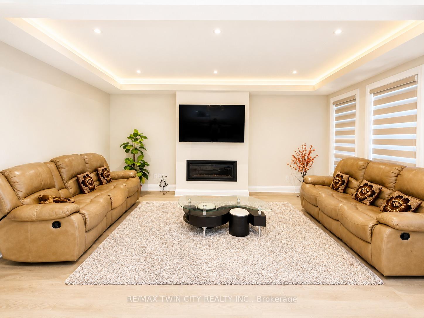 Photo 4 of 514 Bridgemill Crescent, Kitchener, Grand River South — HOMEH