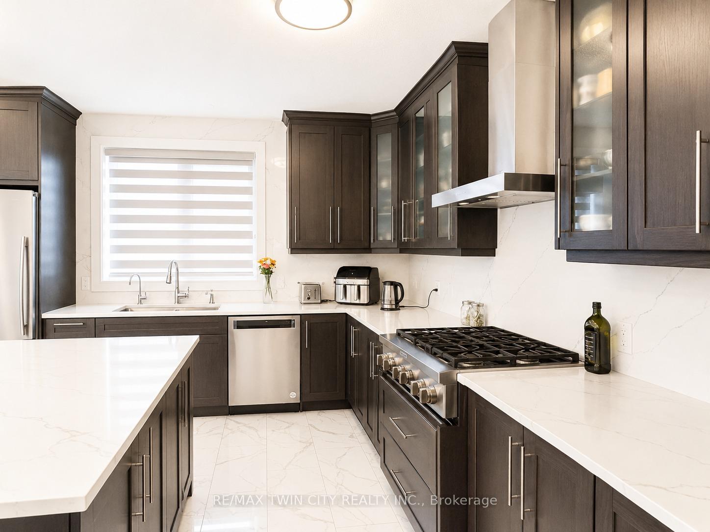 Photo 7 of 514 Bridgemill Crescent, Kitchener, Grand River South — HOMEH