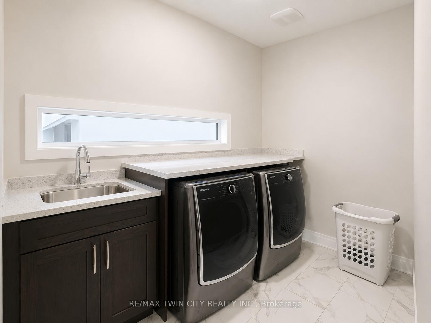 Photo 13 of 514 Bridgemill Crescent, Kitchener, Grand River South — HOMEH